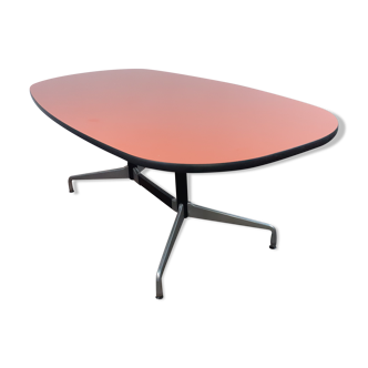 Segmeted Table by Charles & Ray Eames