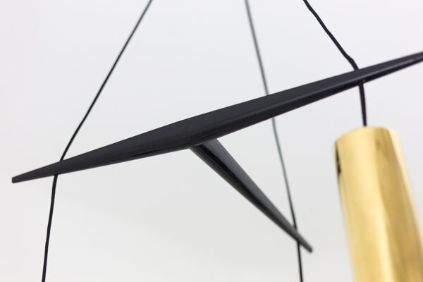 Suspension en résine granitée et laiton doré, années 1950