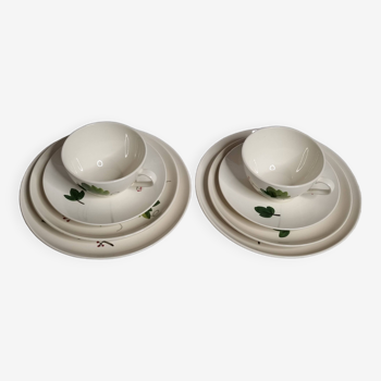 Breakfast service for two, cups, saucers and plates, 24 cm