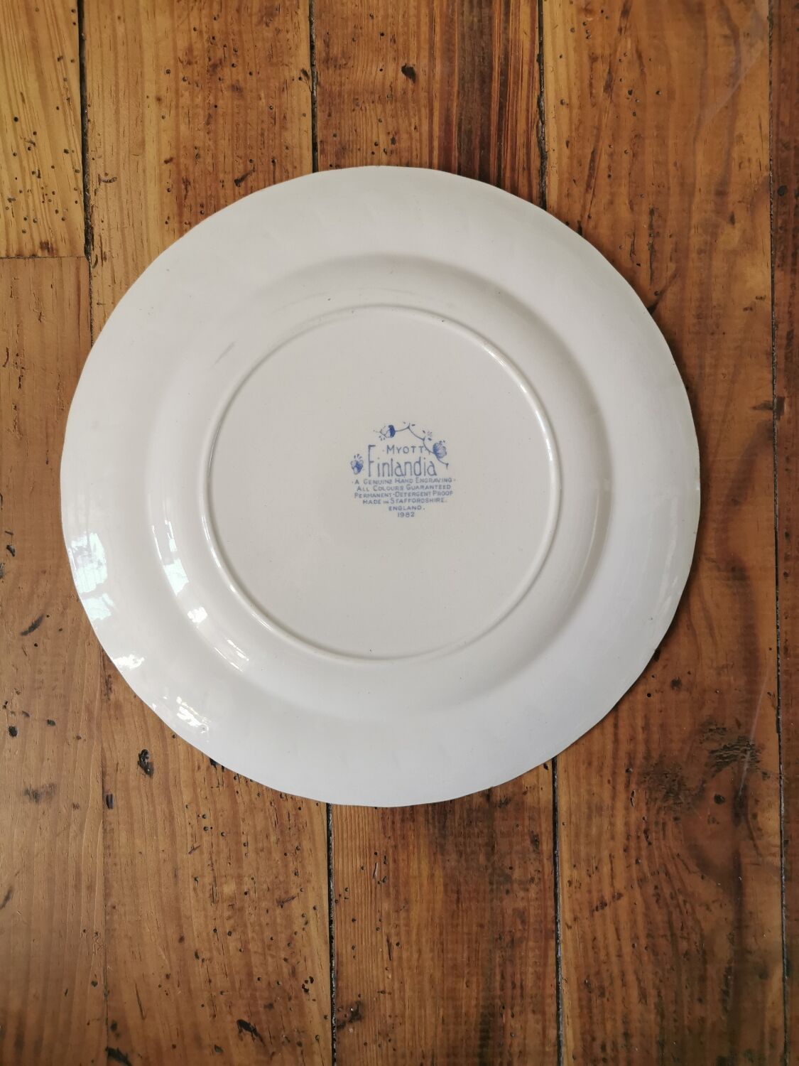 Assiettes plates vintage Myott Finlandia
