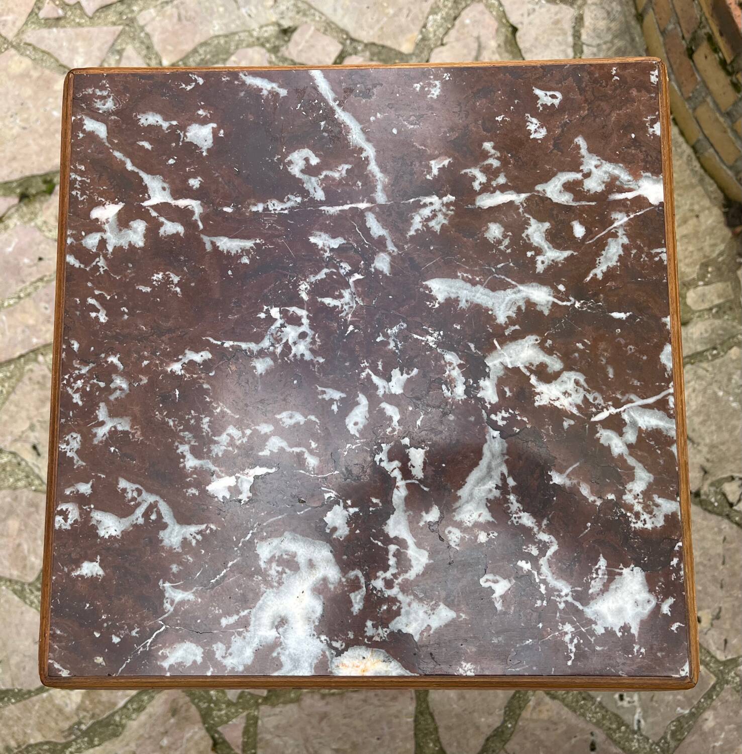 Chevet ancien, plateau en marbre
