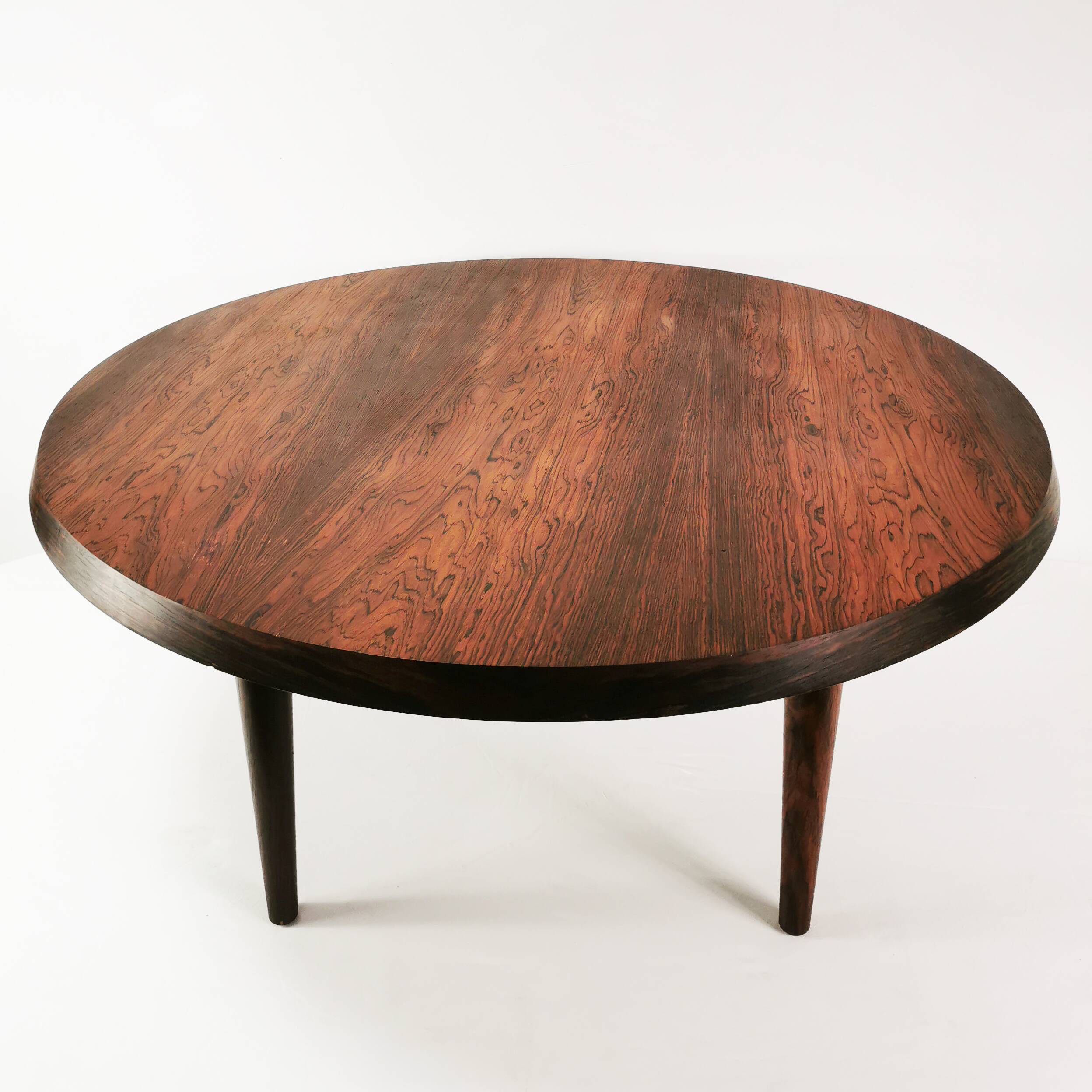Round mid-century rosewood coffee table, Silkeborg, Denmark, 1960s.