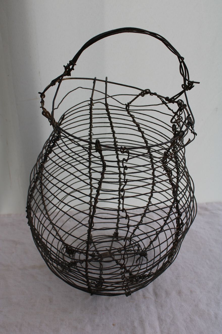 Egg basket