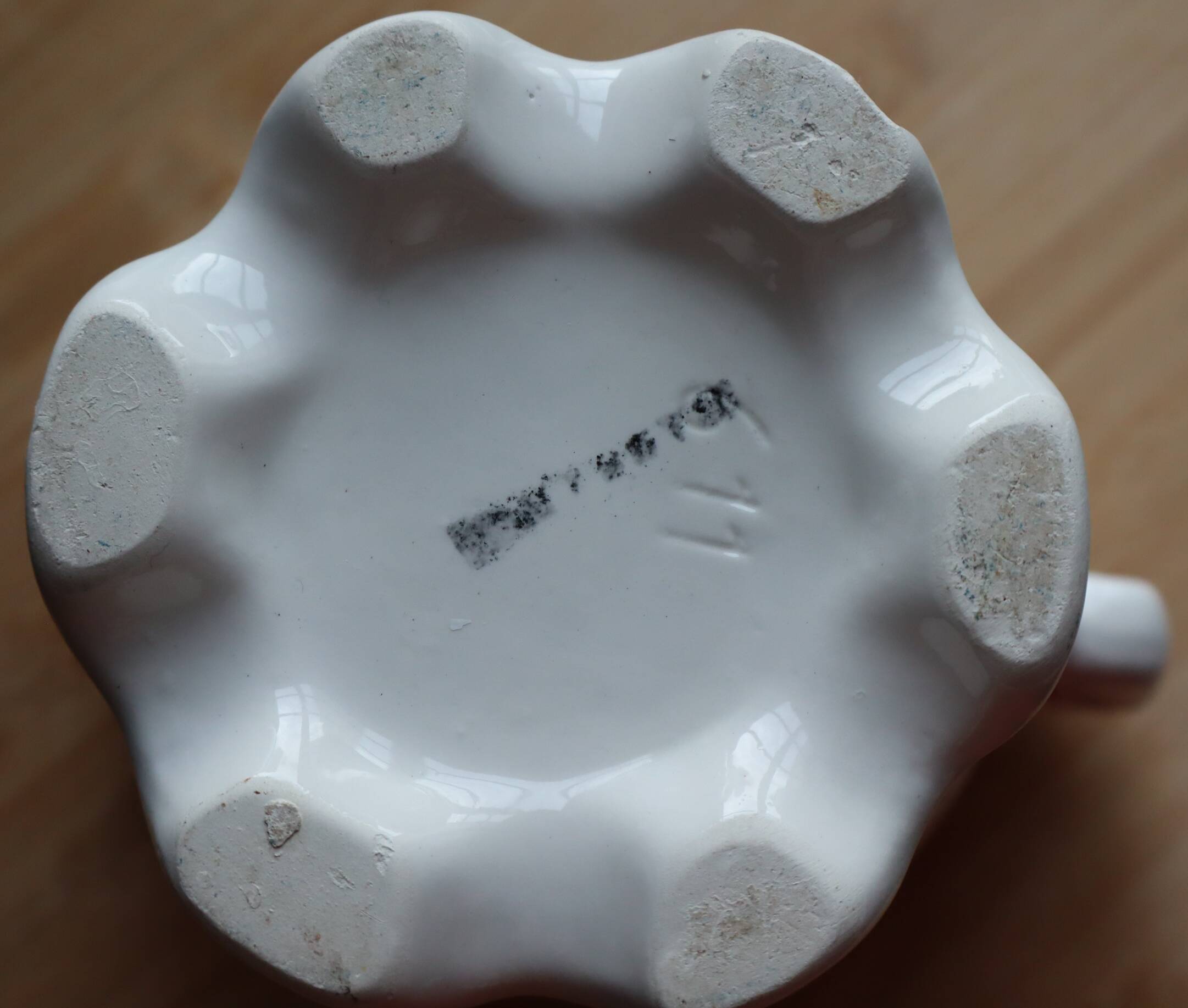 Médicis vase for display in earthenware - Traditional Old Moustiers style