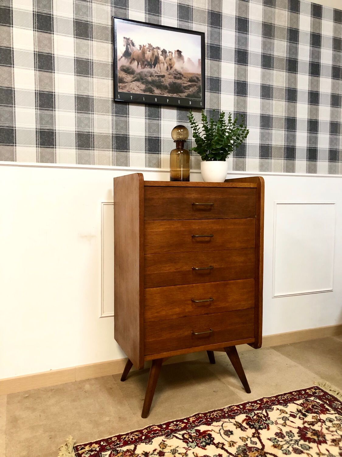 Vintage chiffonnier feet compass