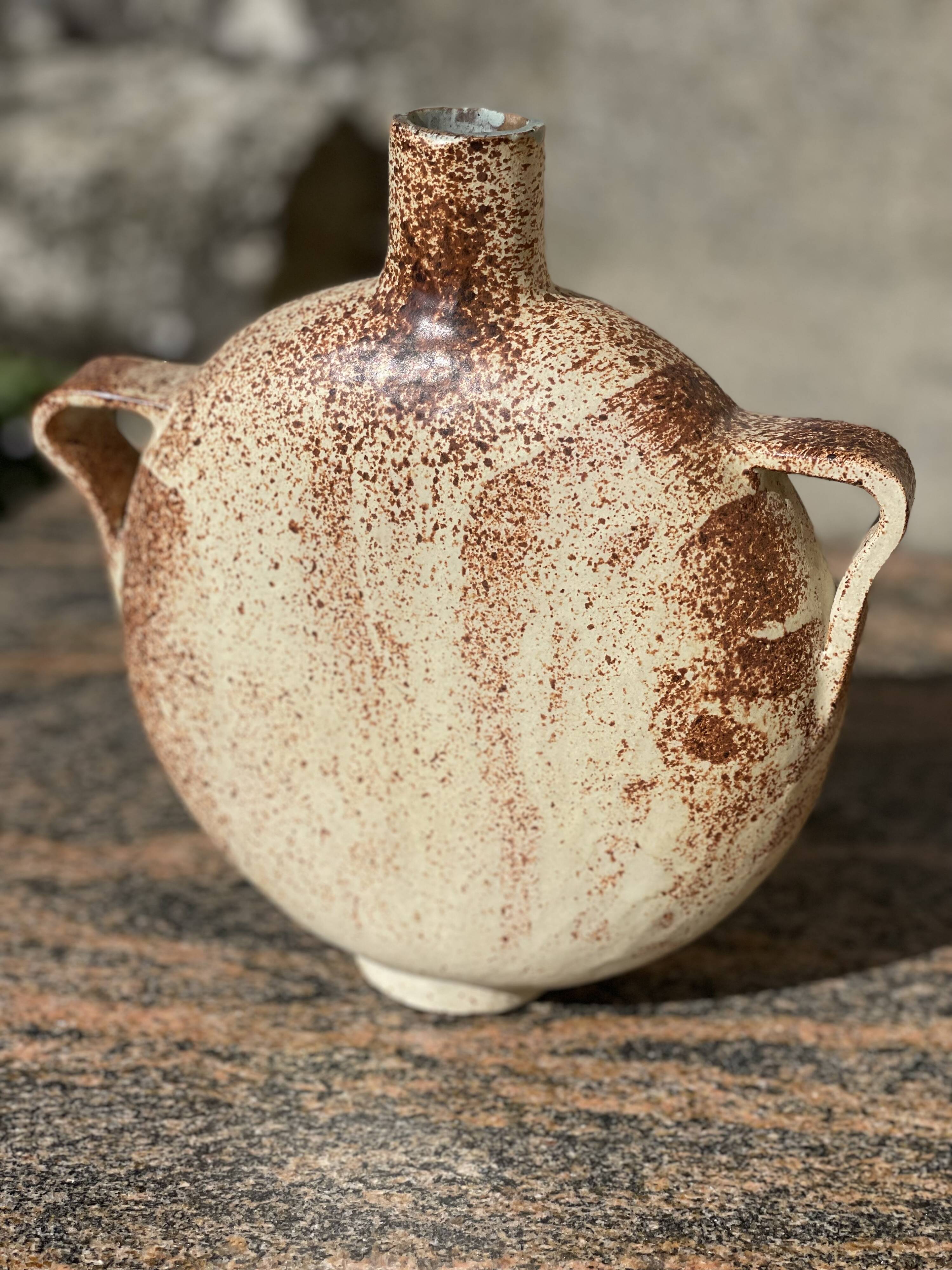 Flat gourd-shaped vase