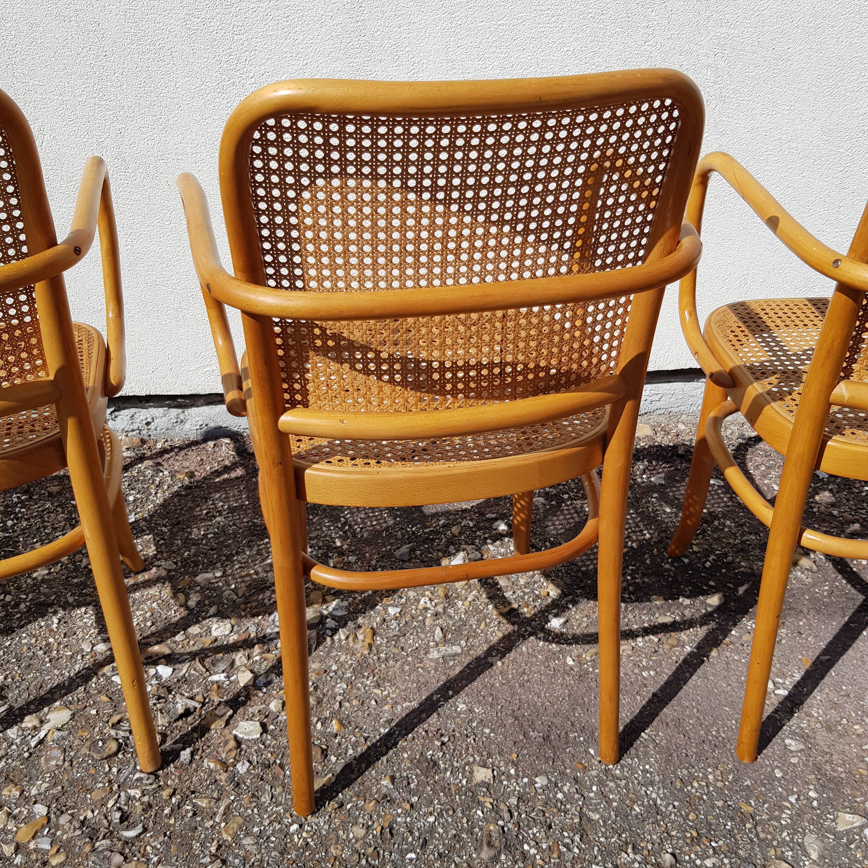 Ensemble de 4 fauteuils et 1 chaise Thonet 811 Josef Hoffmann