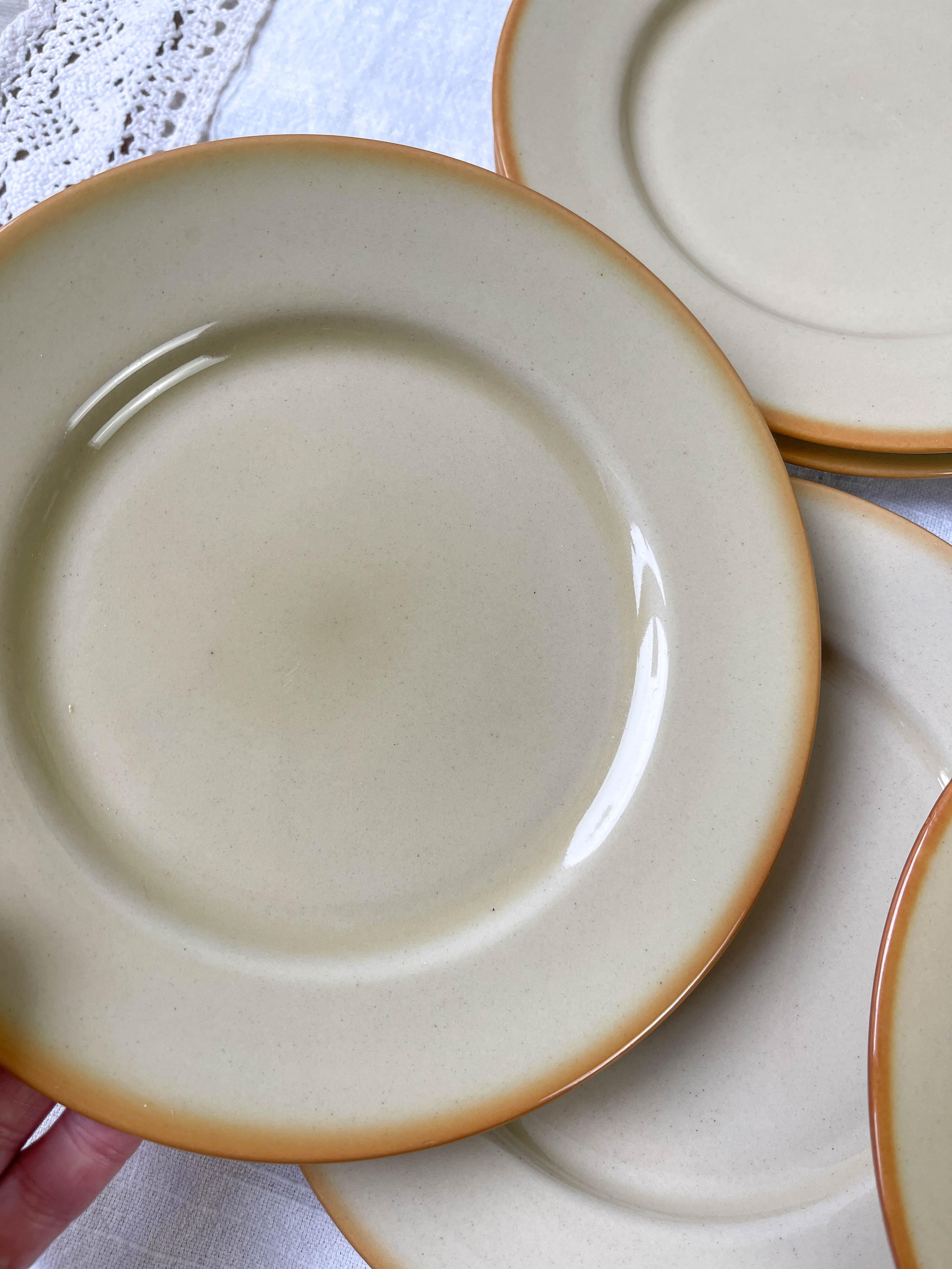 9 mid-century beige Tulowice stoneware plates