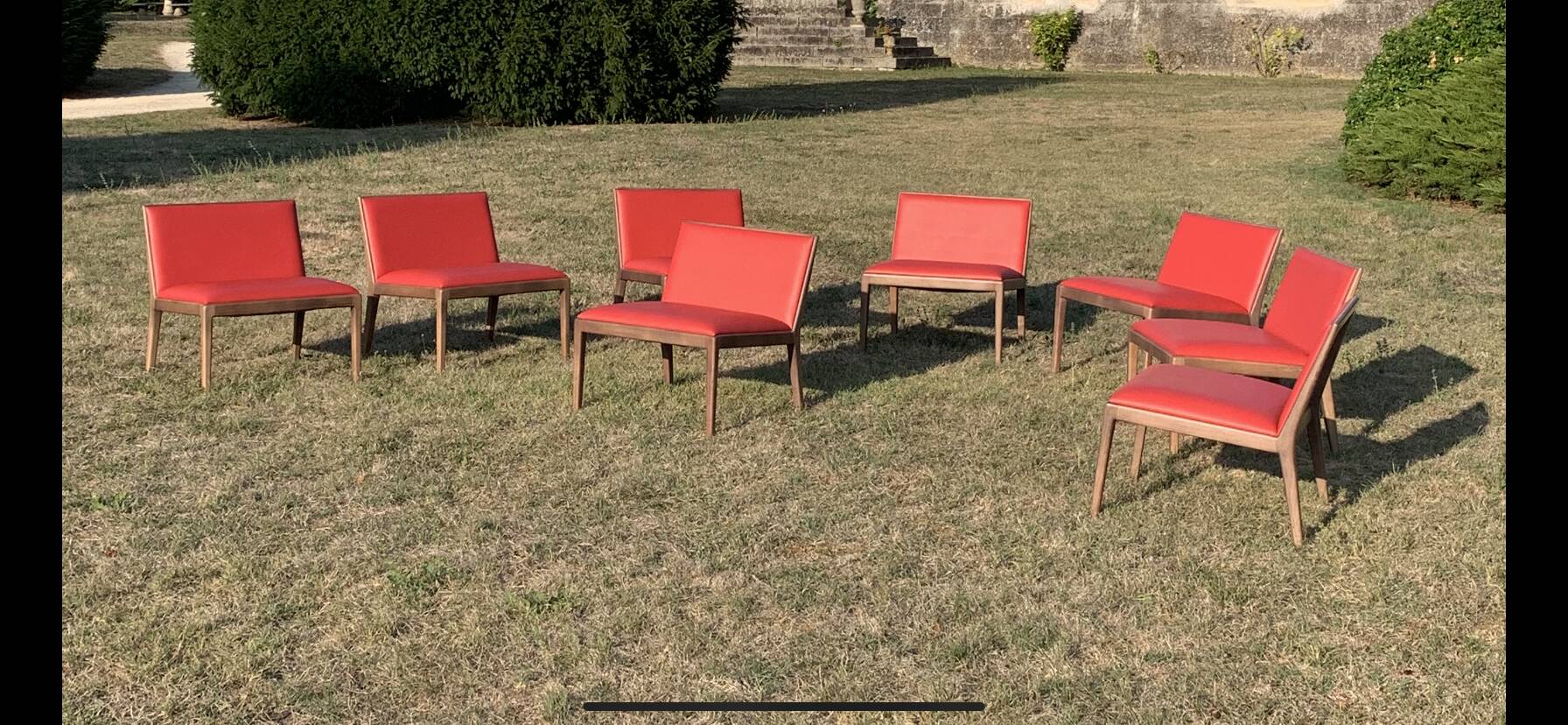 Fauteuil Andreu World en skaï rouge