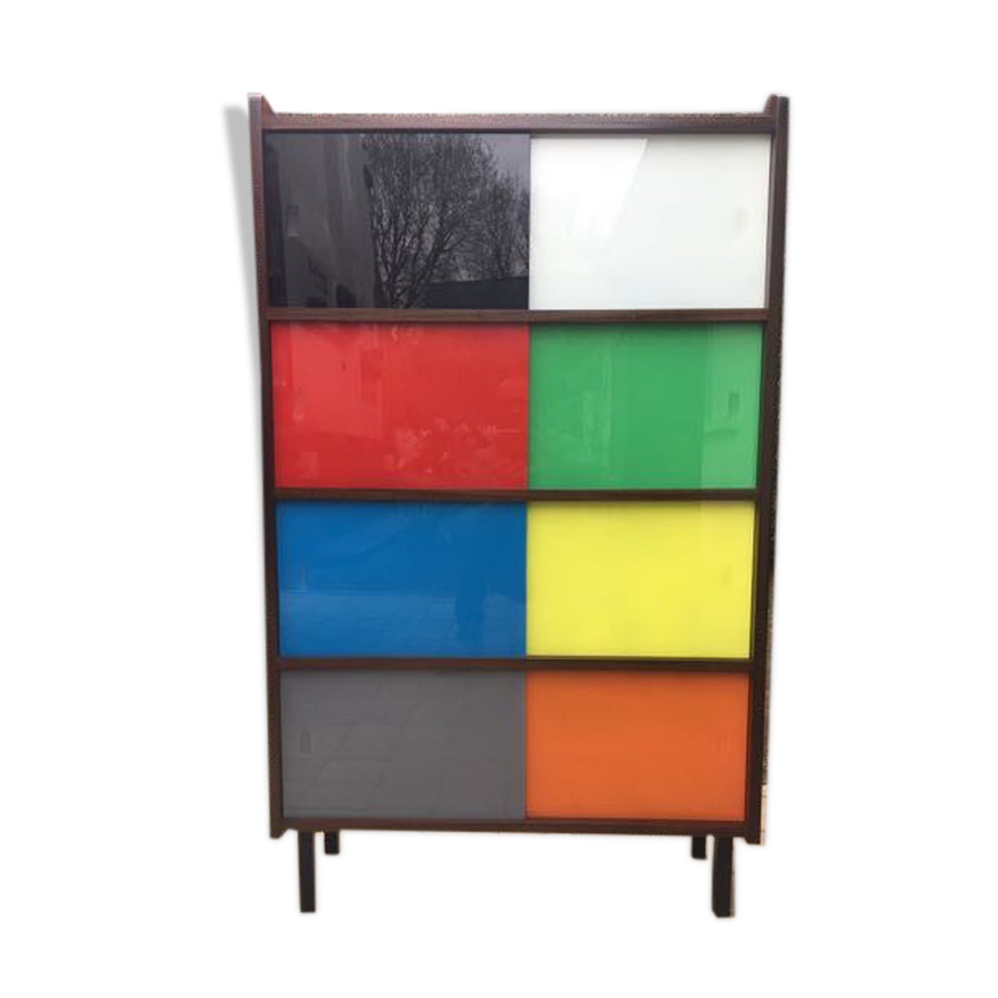 Vintage showcase library