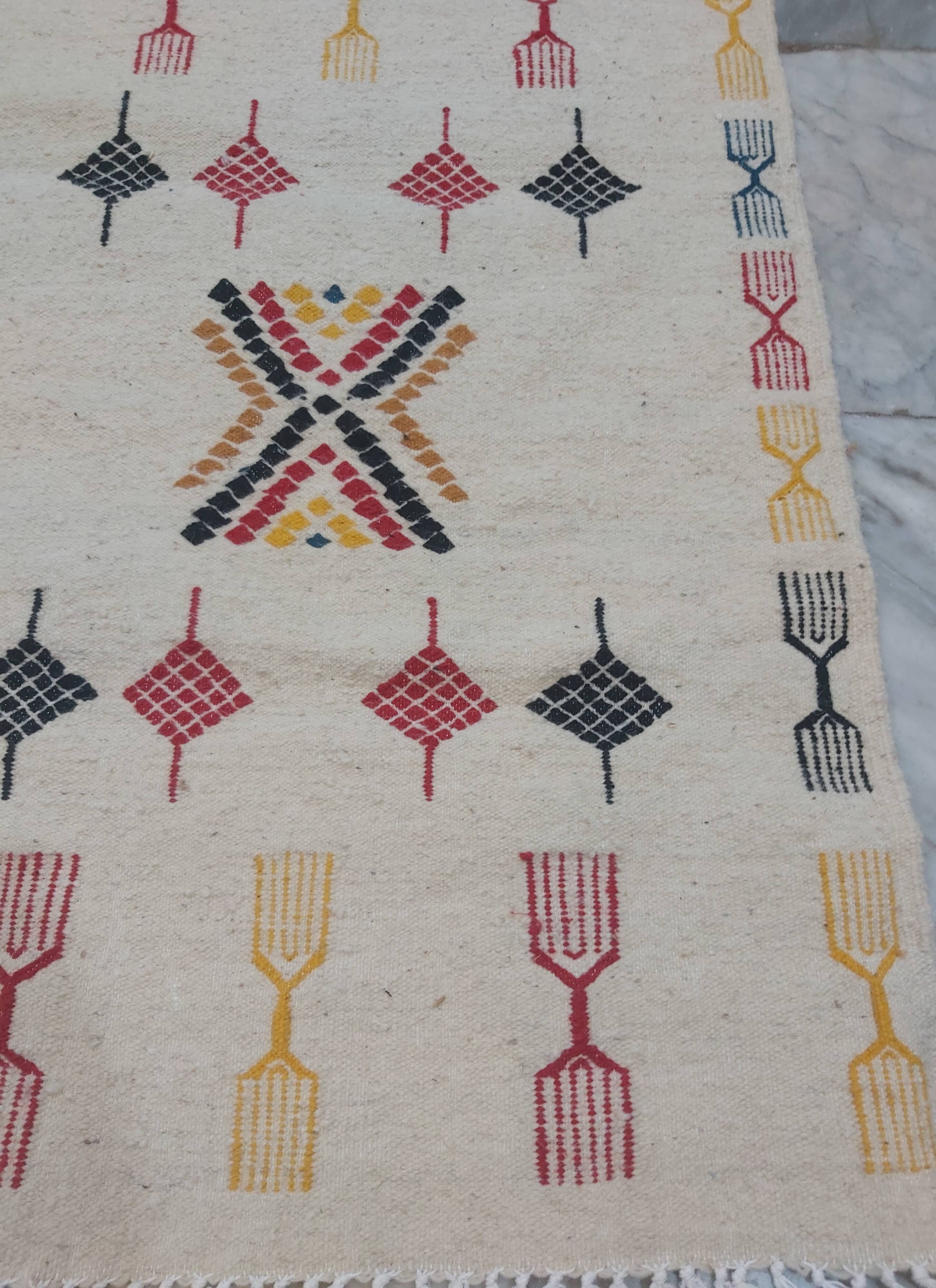 Traditional beige and yellow carpet in pure wool 73x109cm