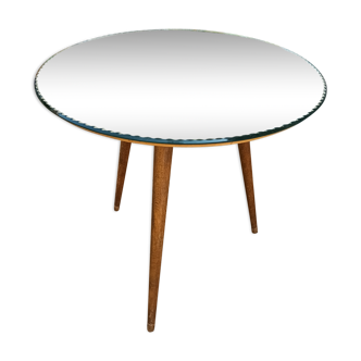 Tripod mirror table