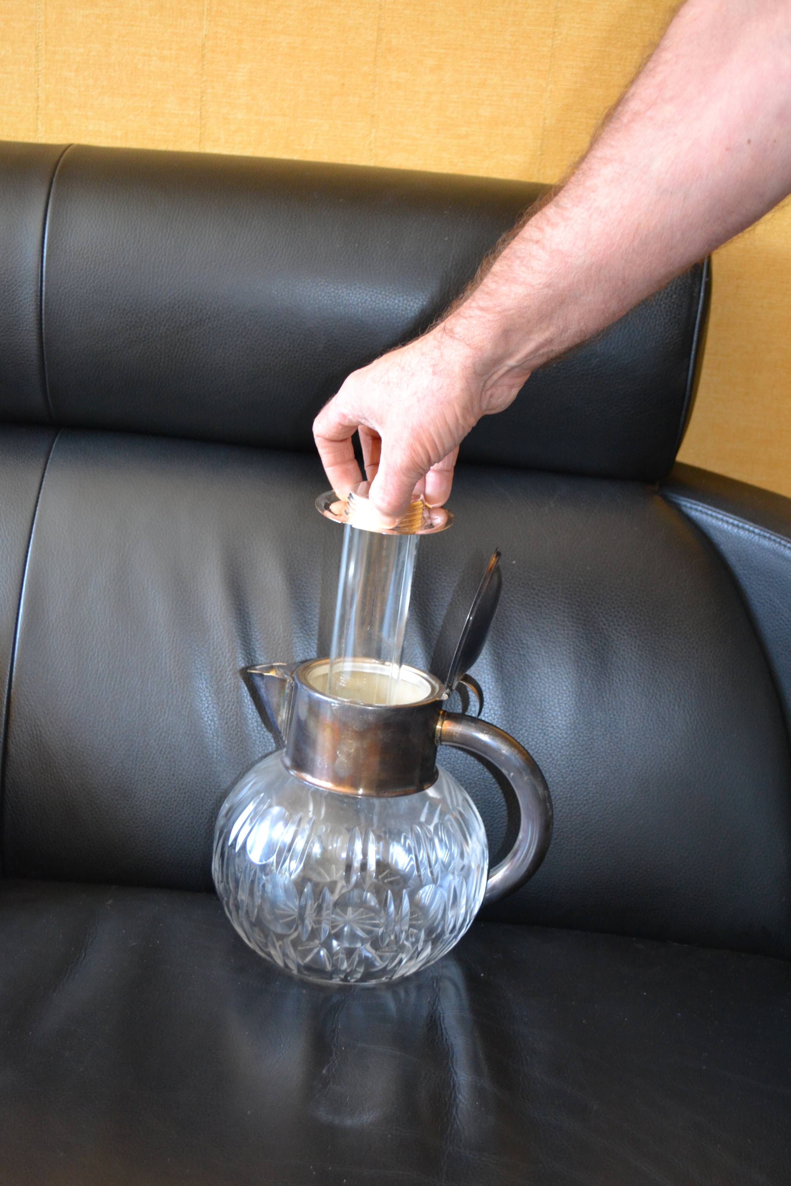 Orangeade carafe with ice cube compartment