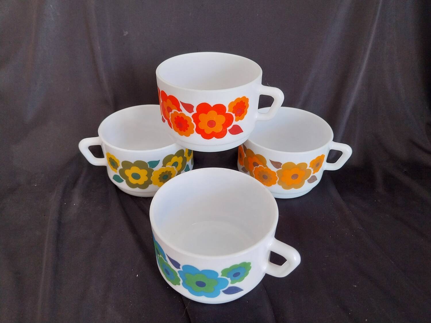 Arcopal Lotus model mocha cups
