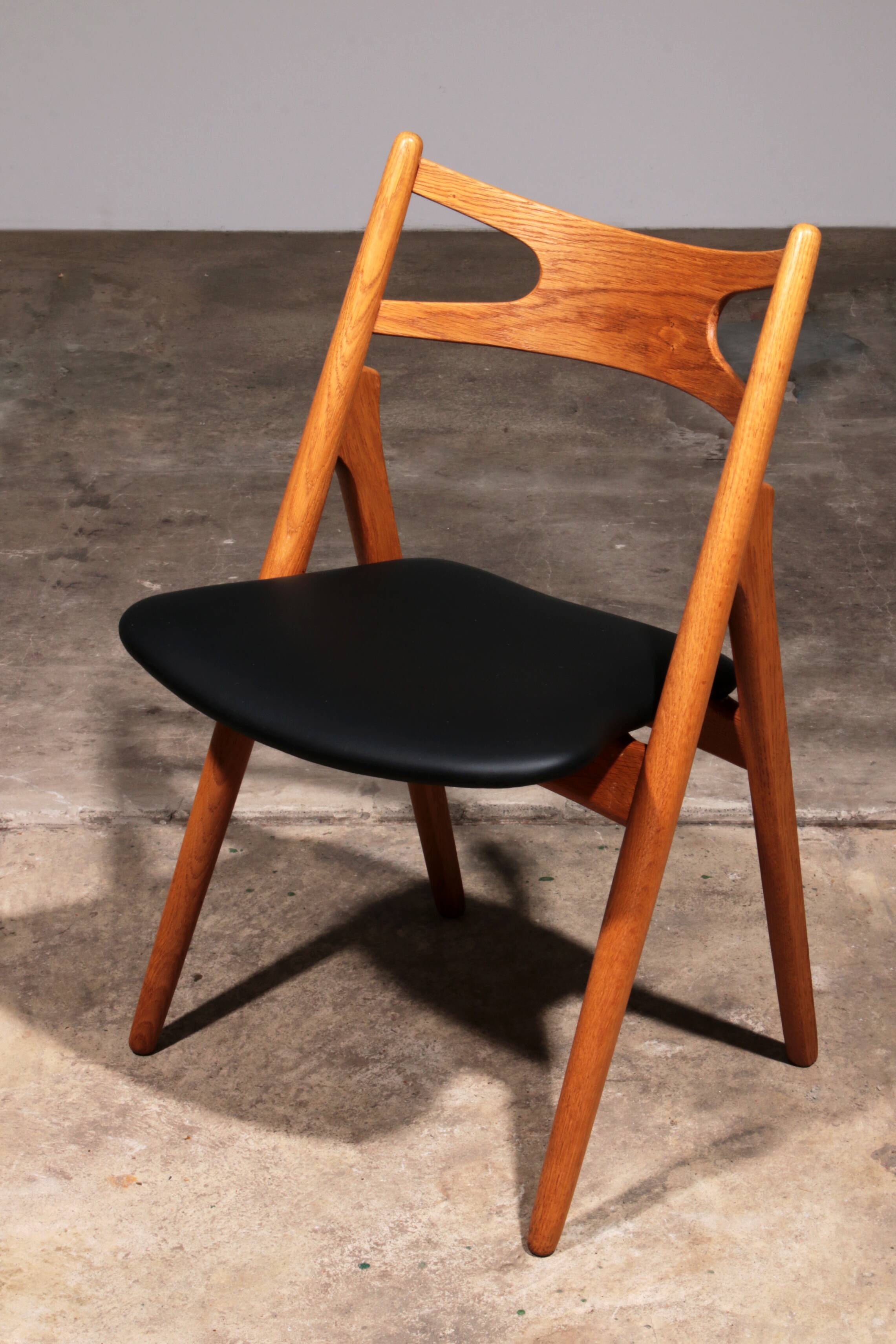 Complete Dining Room Set: 8 Teak CH-29 Sawbuck Chairs & AT 310 Table