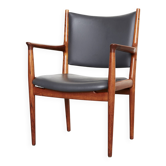 Hans Wegner JH-513 armchair for Johannes Hansen