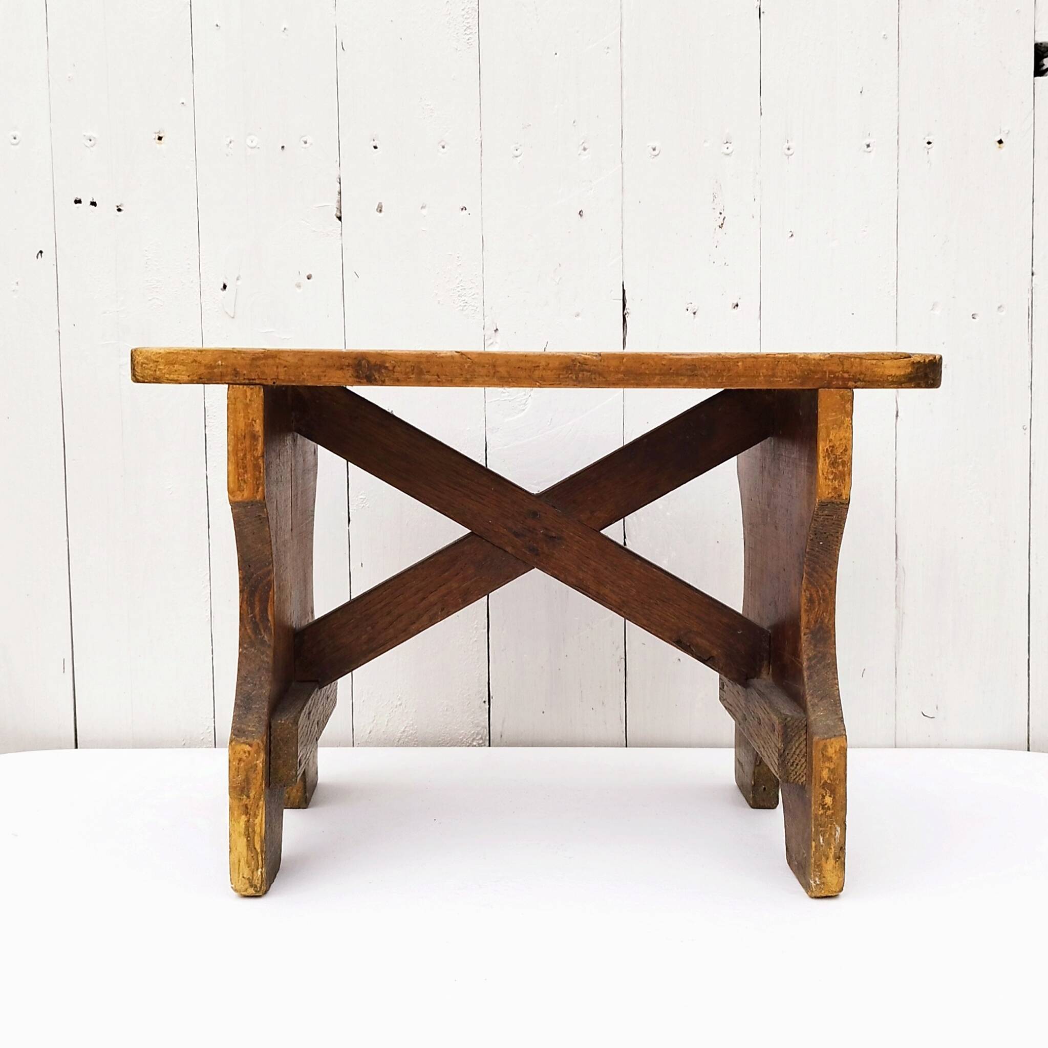 Wooden step stool country decoration