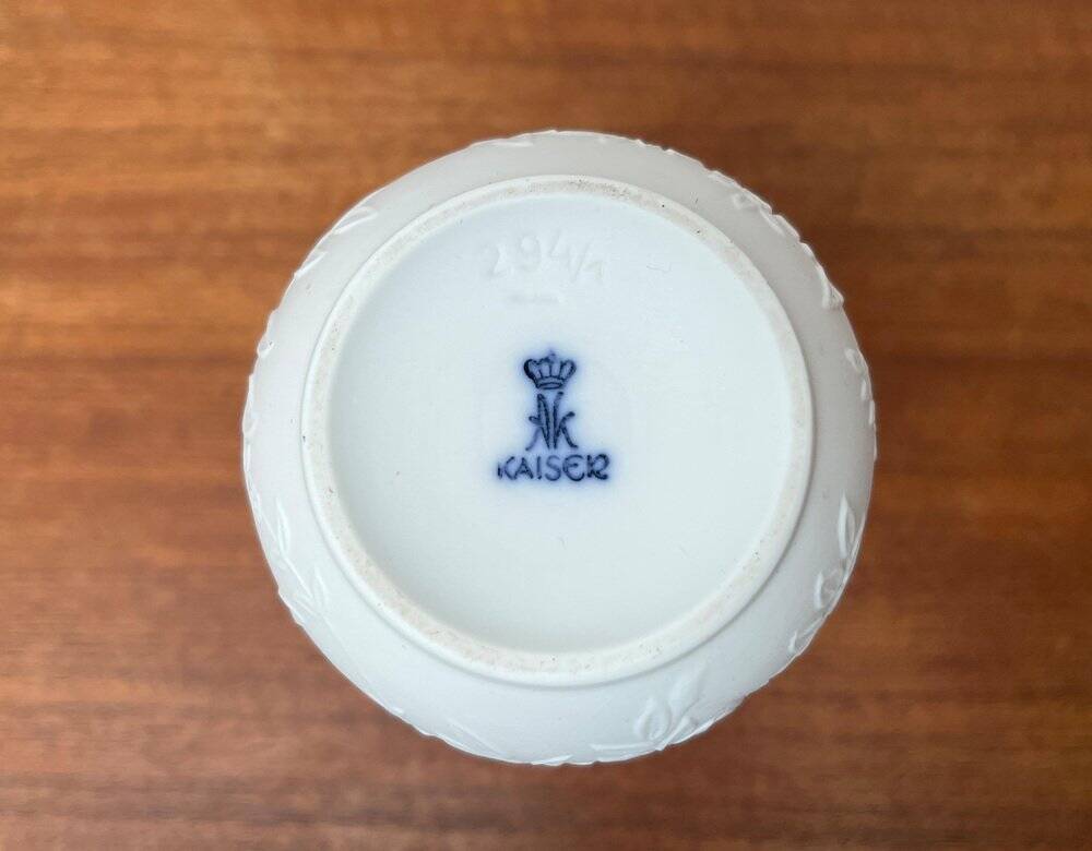 German white porcelain vase from the mid-century with bird motif by Kaiser, 1960s.