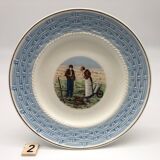 Series of 6 mismatched dessert plates.