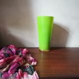 Vase en opaline verte