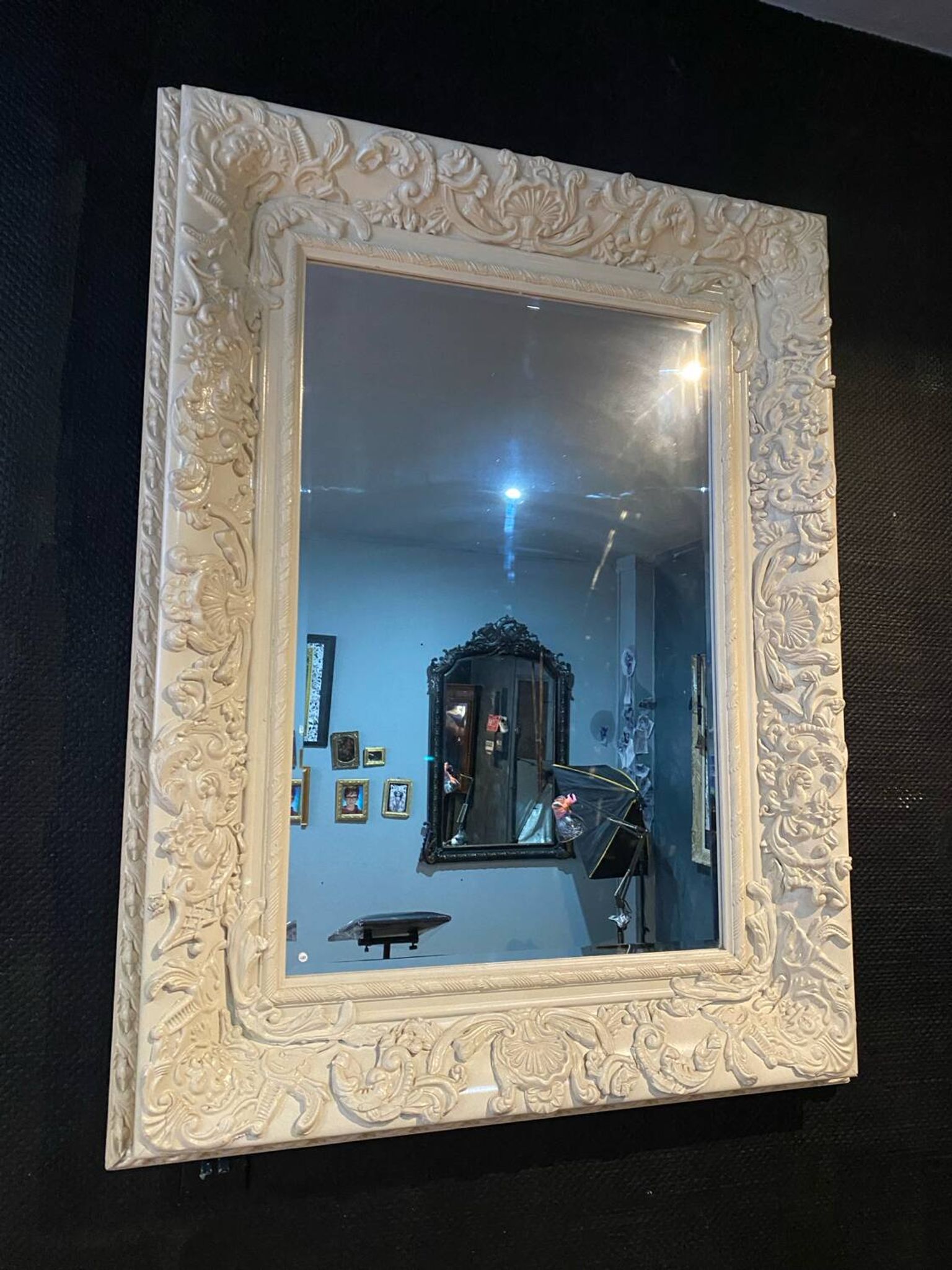 Large white mirror Kare Design