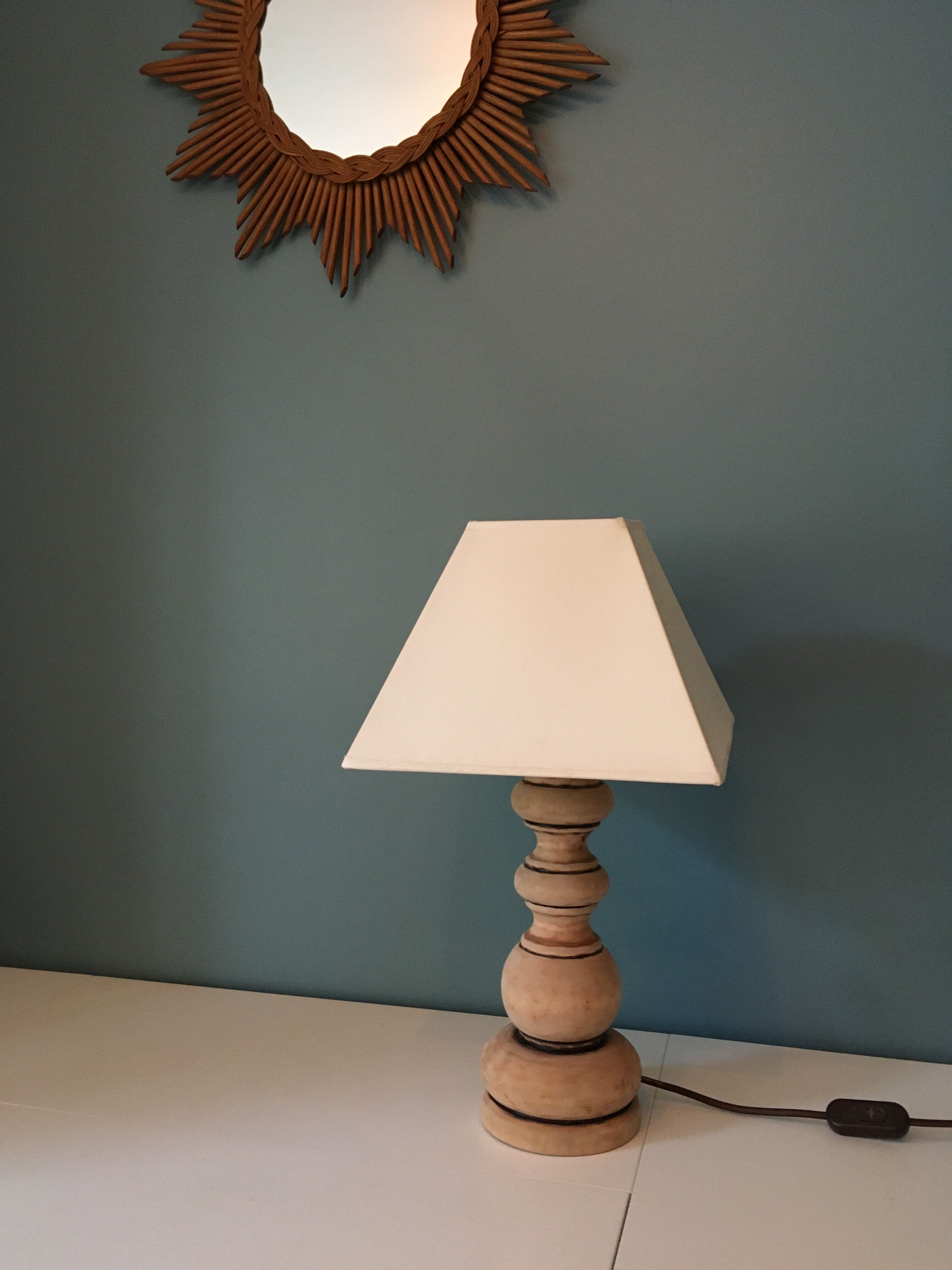 Pied de lampe en bois brut
