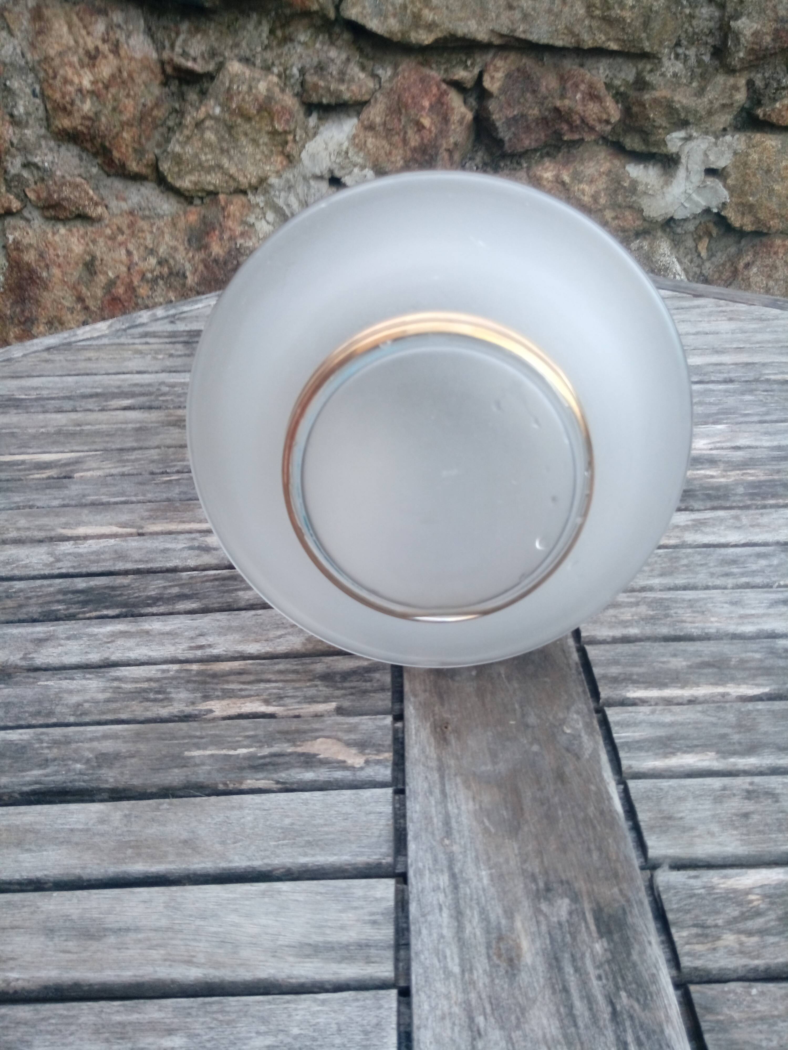 Vintage chandelier - Opaque glass globe and gold - 1950