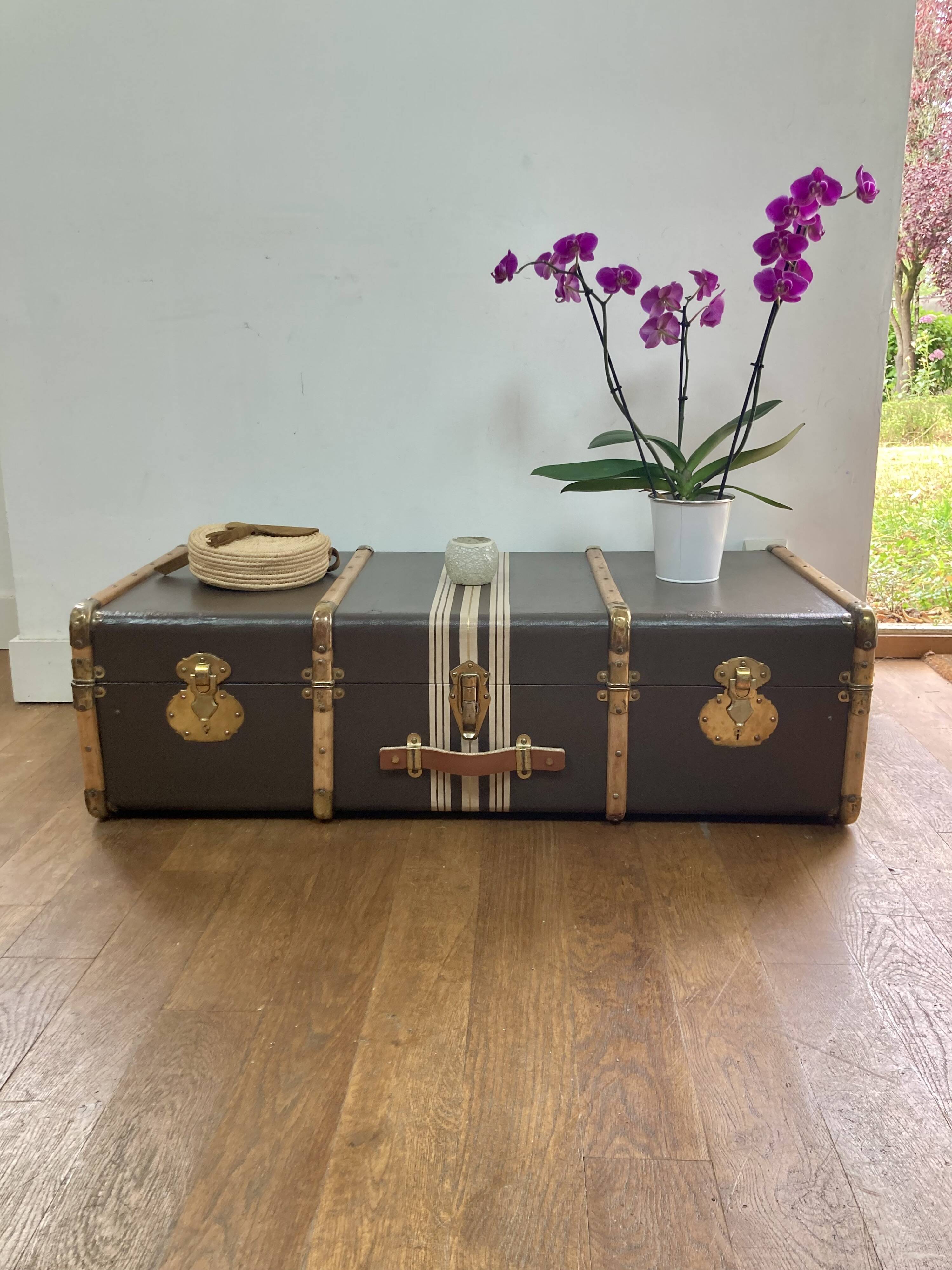 Renovated 1940s old trunk – Vintage coffee table
