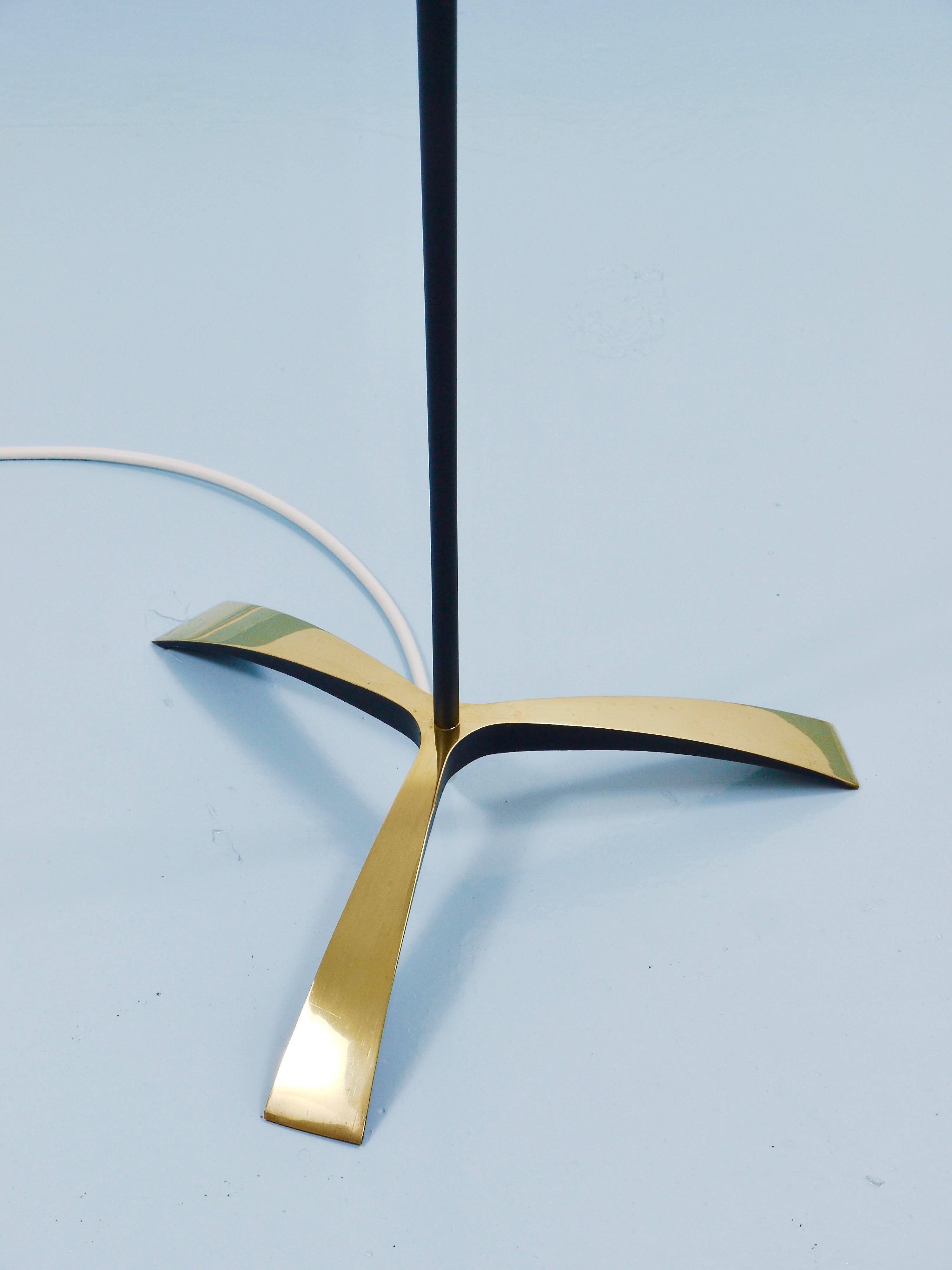 Mid-Century brass floor lamp by Rupert Nikoll, manual switch by Carl Aubock, Austria, 1950.