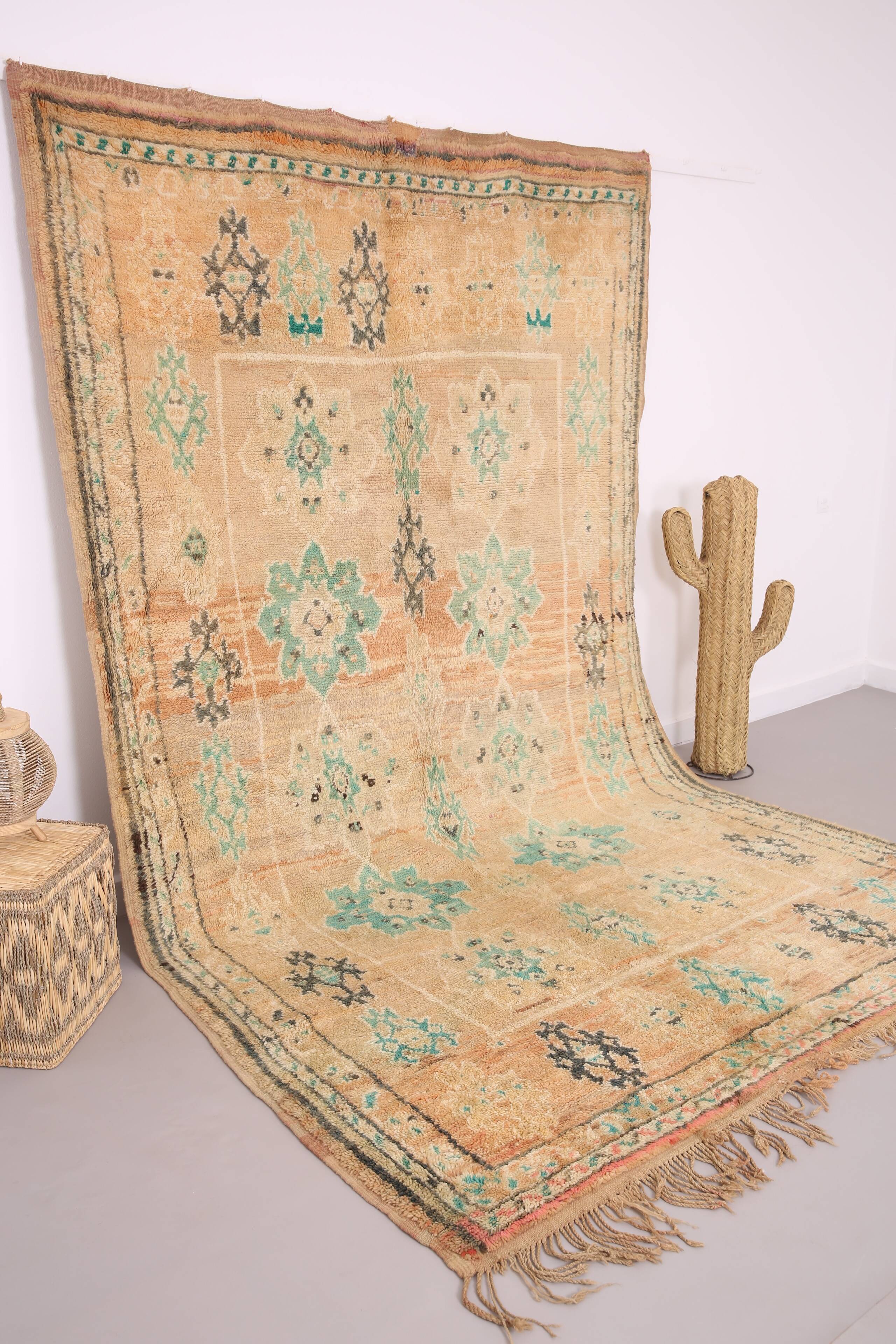 Large Vintage Boujaad Rug 207 x 325 cm - Peach Moroccan rug - Berber Rug