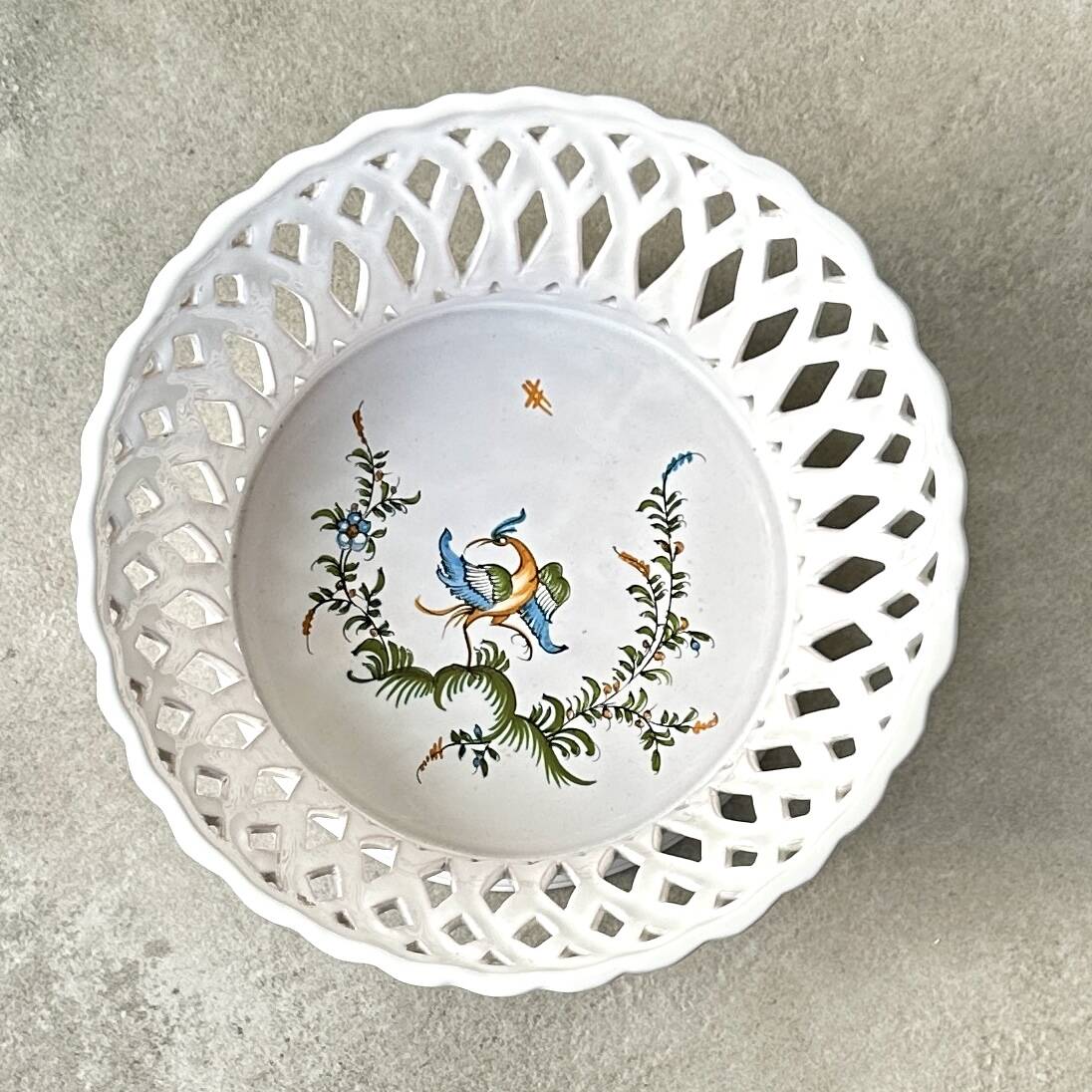 Lallier earthenware salad bowl in Moustiers