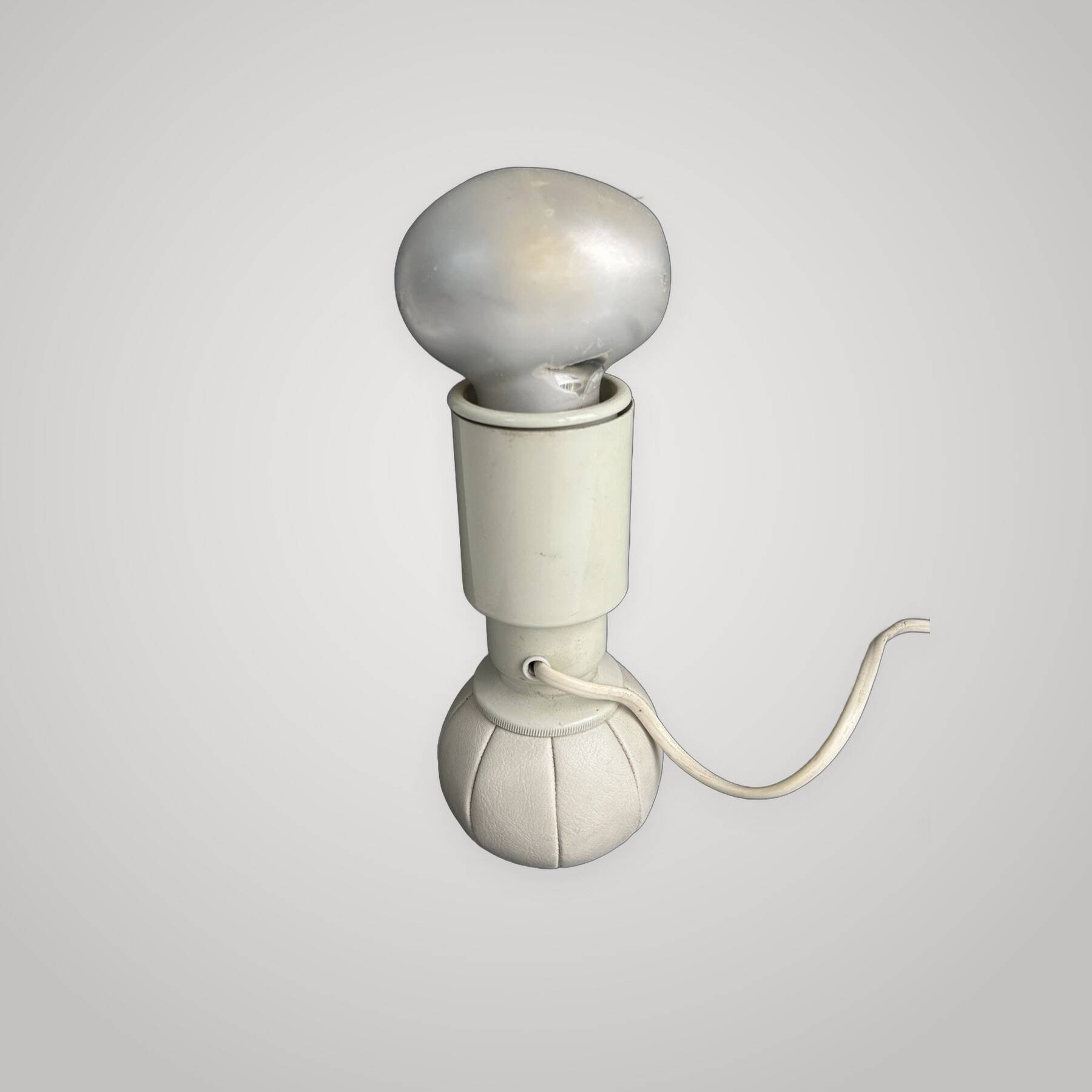 Design desk lamp Gino Sarfatti Arteluce 600c leather metal 1970