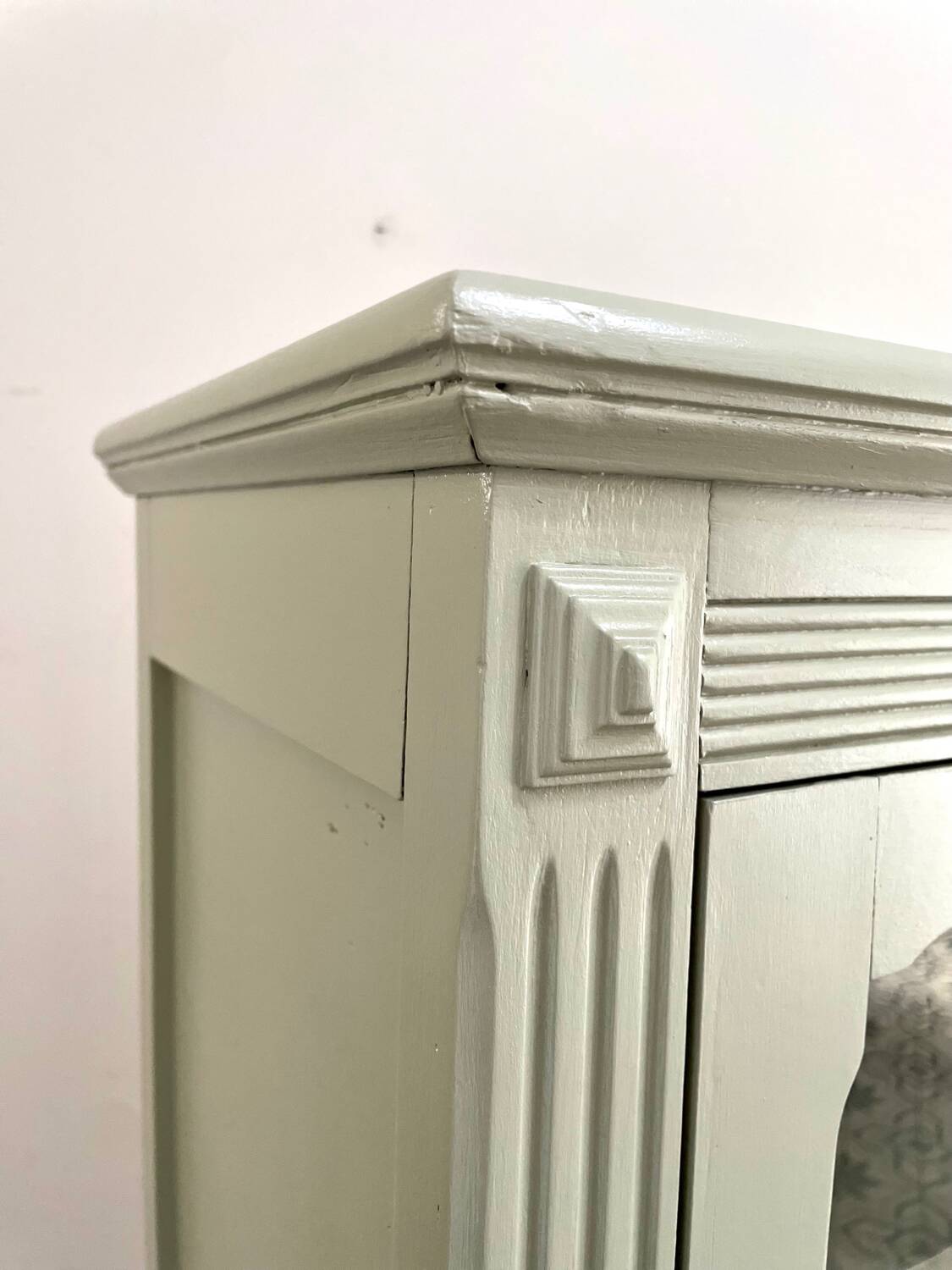 Vitrine, armoire parisienne revisitée