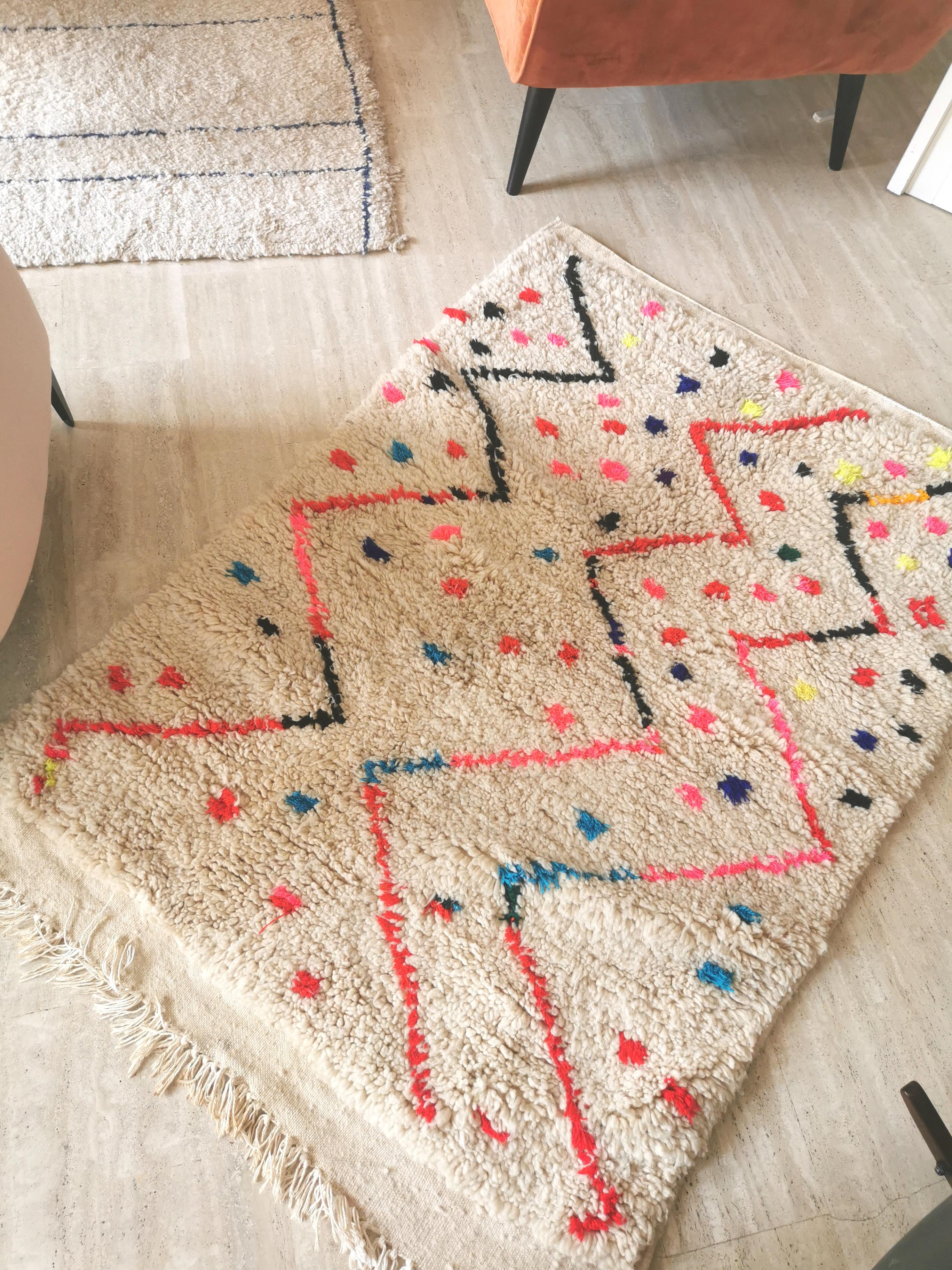 Berber carpet Azilal peas and zigzag colored wool