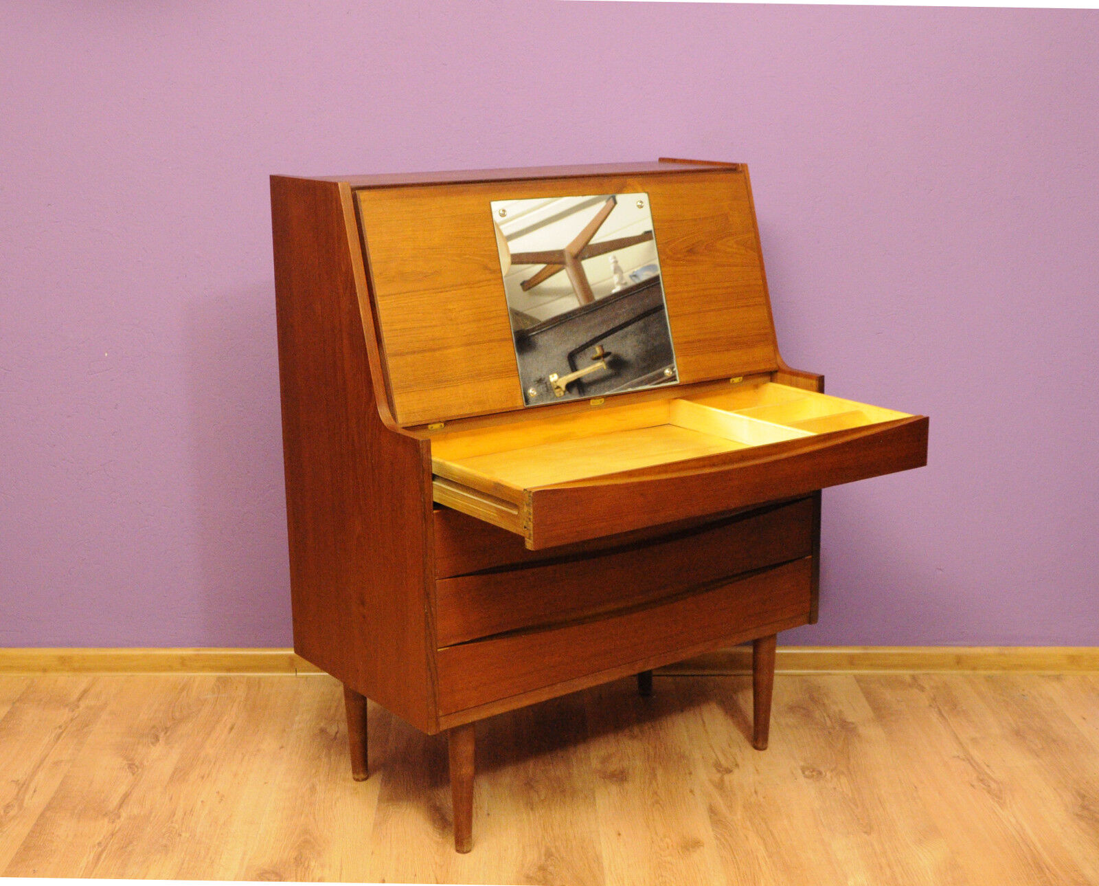 Hairdressing secretary