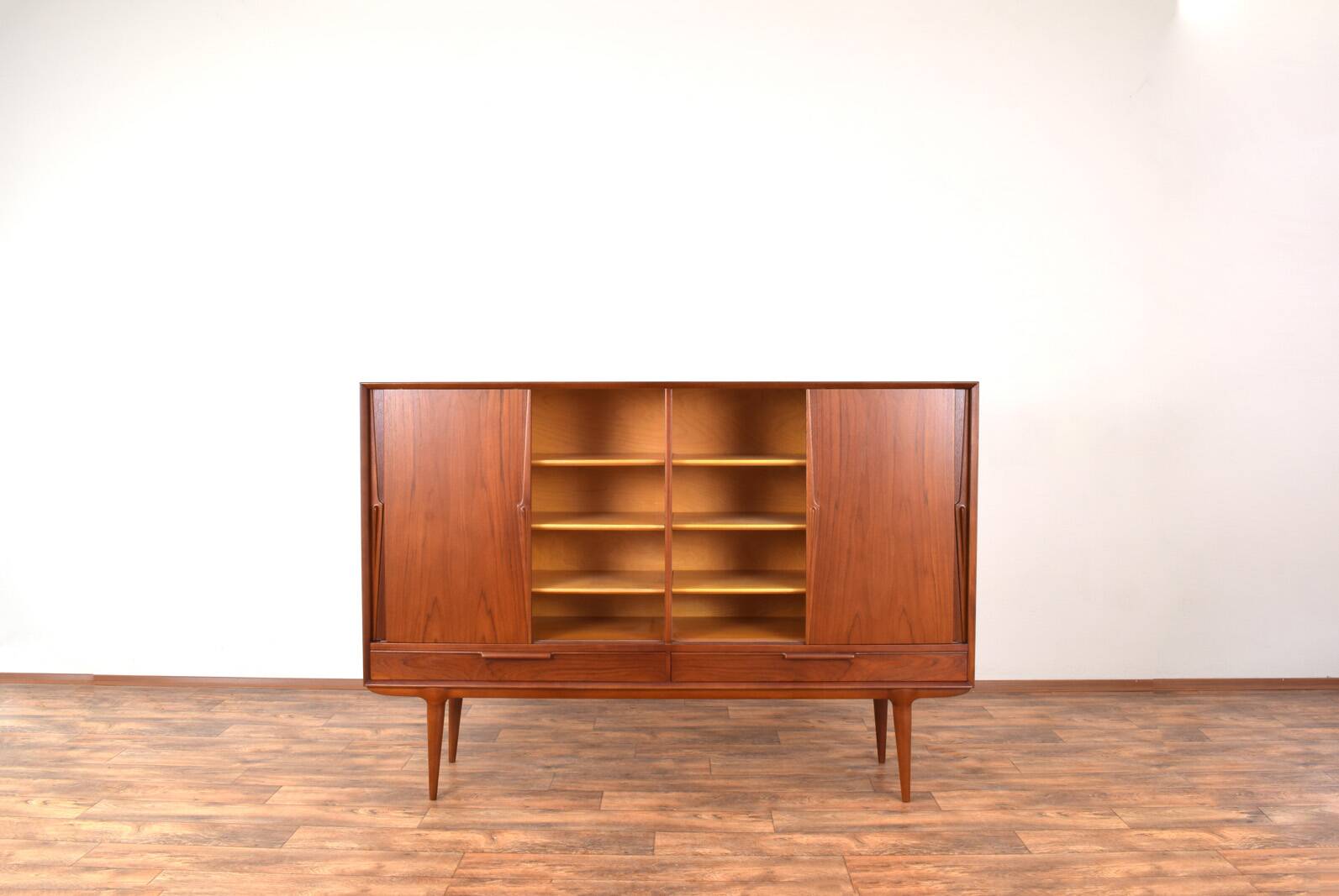 Buffet Haut Mid-Century en Teck Modèle 13 par Gunni Omann pour Omann Jun