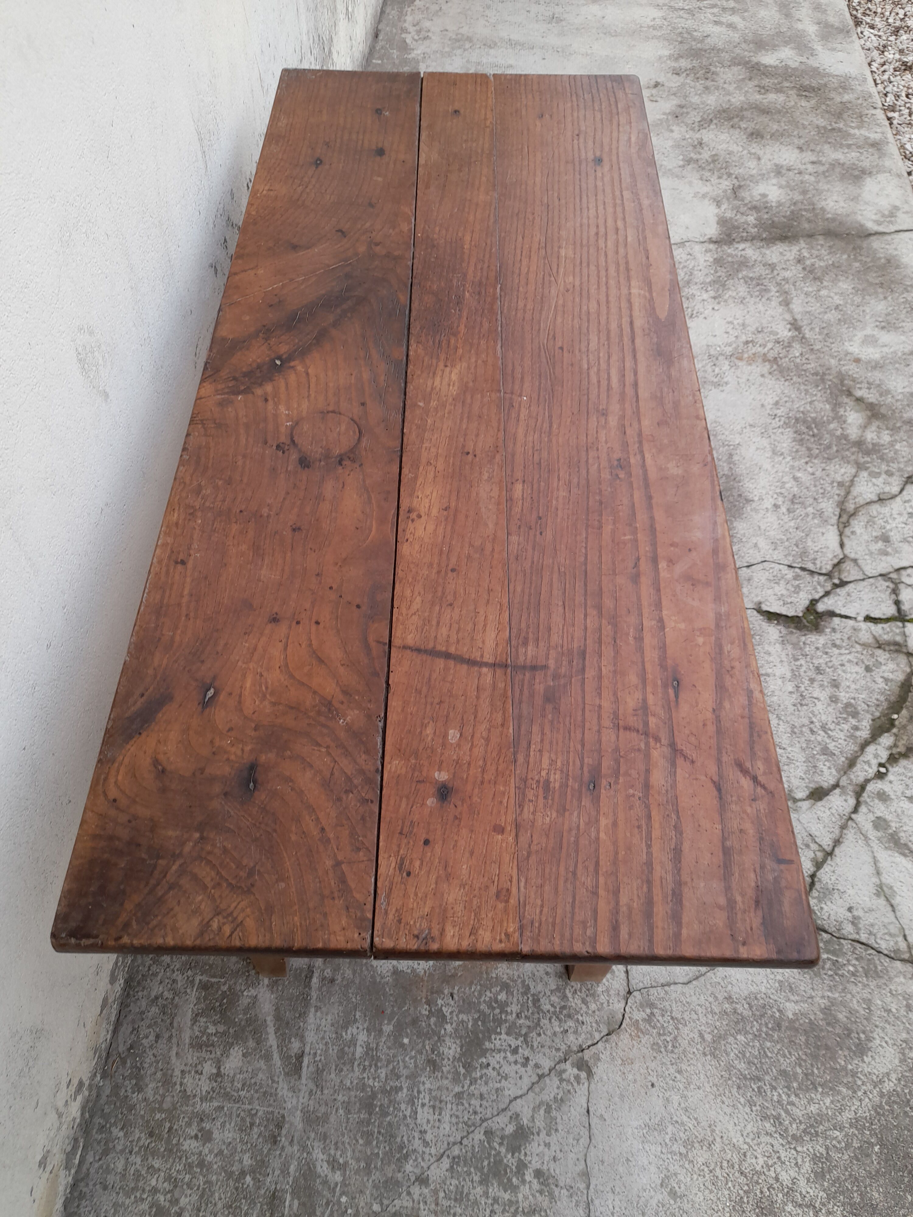 Table basse de ferme rustique en fruitier 1900