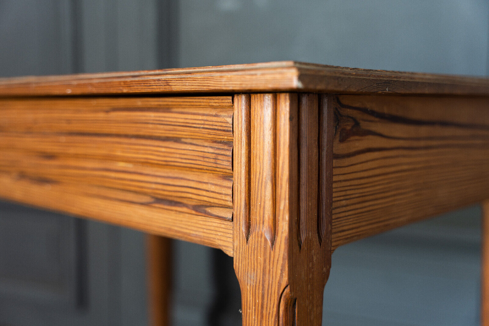 Parisian table pitchpin desk 1 drawer 1900