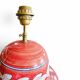 Lampe de style baroque / Céramiques siciliennes décorées / Décoration baroque sur fond rouge