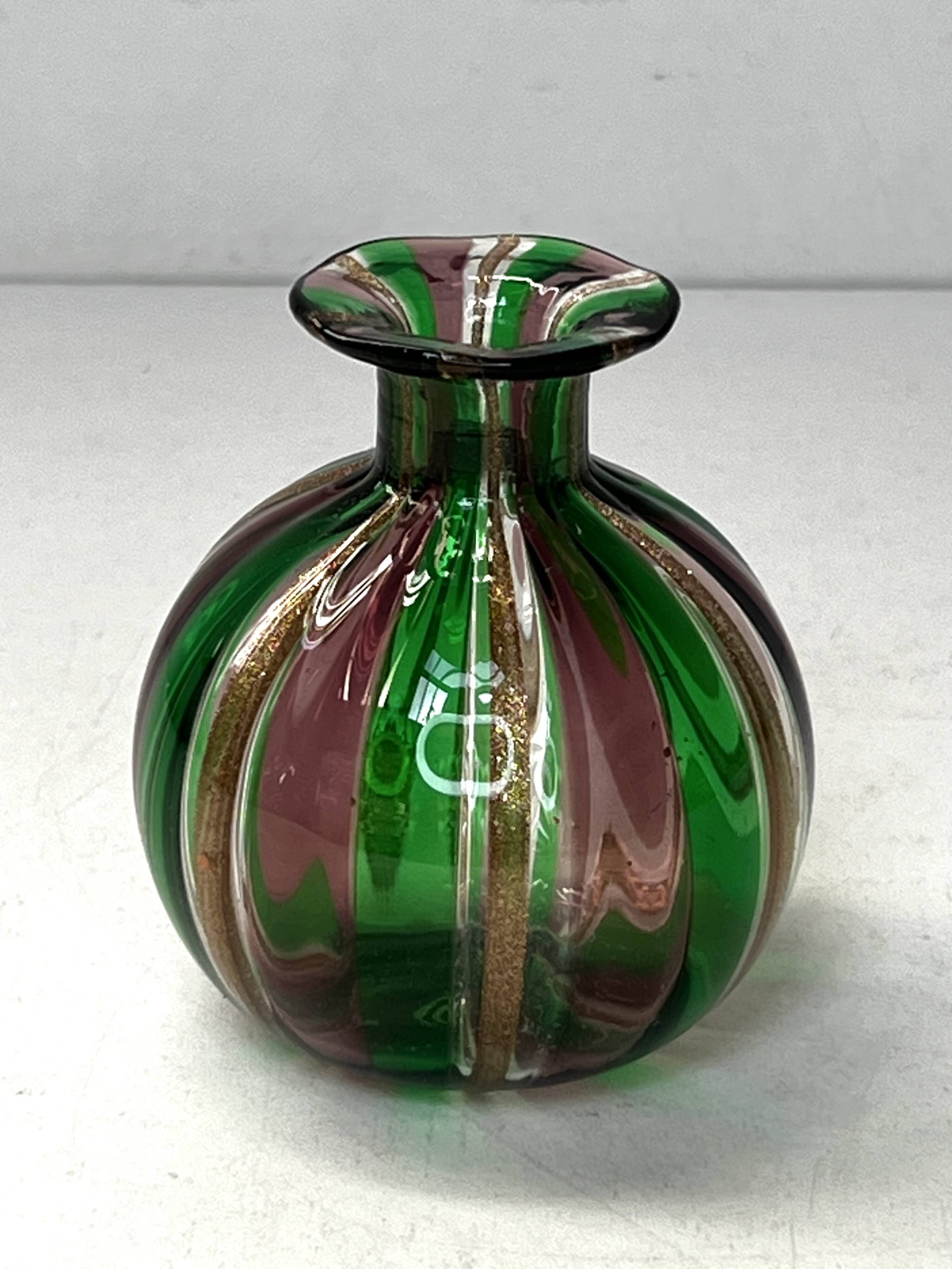 Small contemporary glass vase, 20th century design, murano, italy