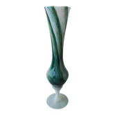 Footed vase in Italian opaline.
