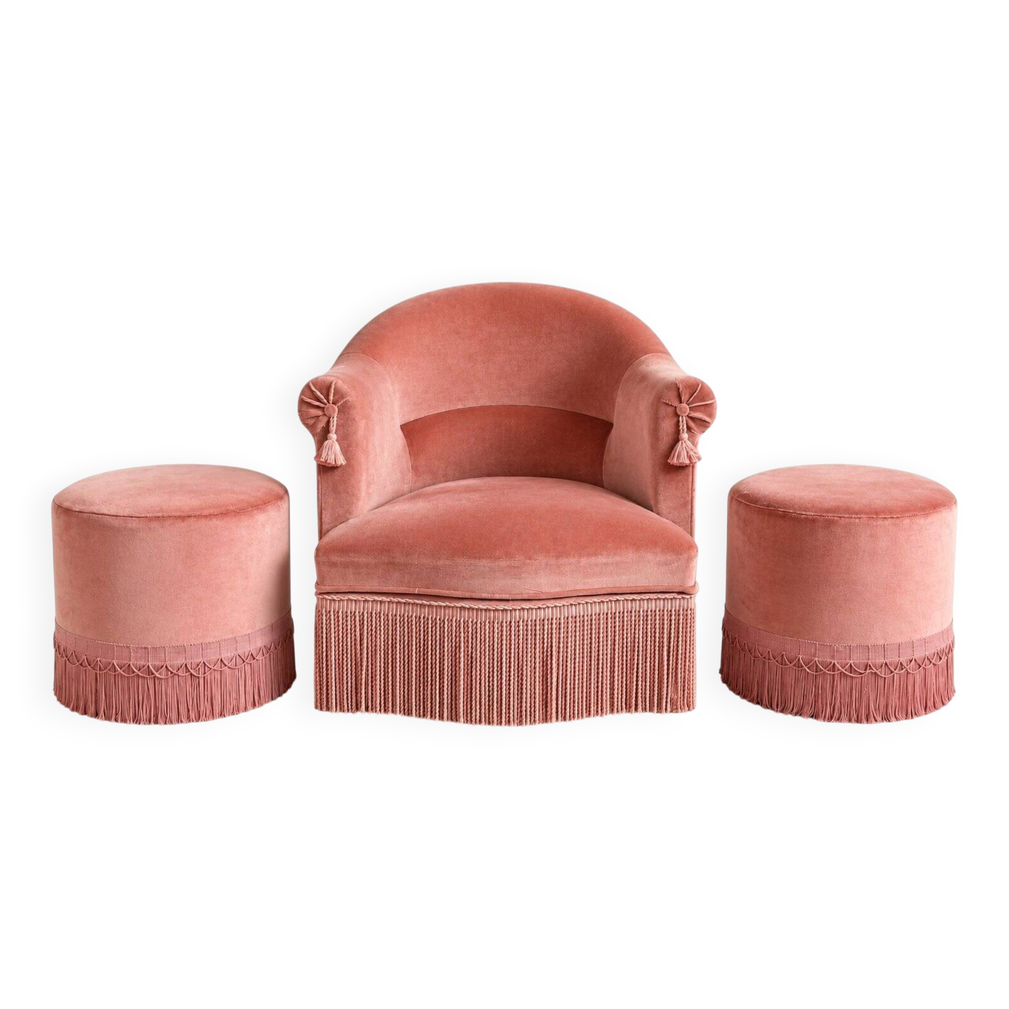 Set of crapaud armchair and 2 Napoleon III pink velvet poufs from the 19th century.