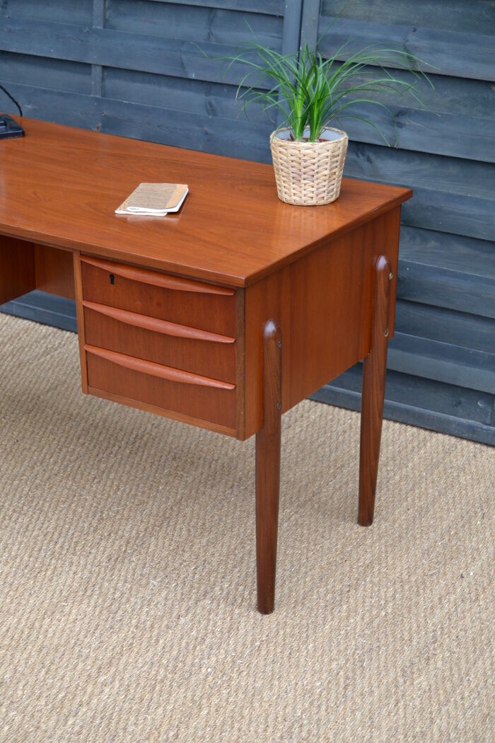 Bureau danois en teck double faces