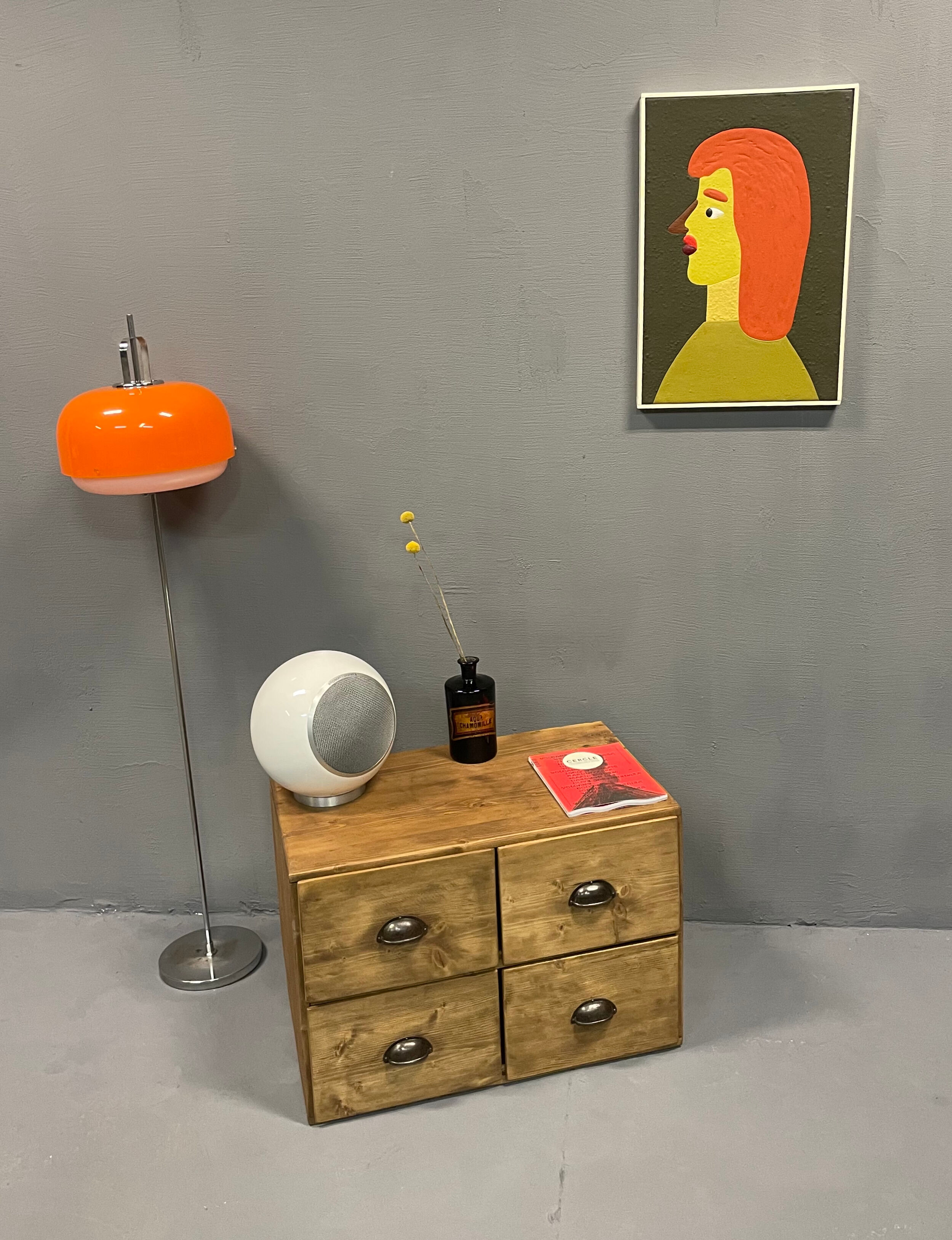 Small piece of furniture with 4 drawers