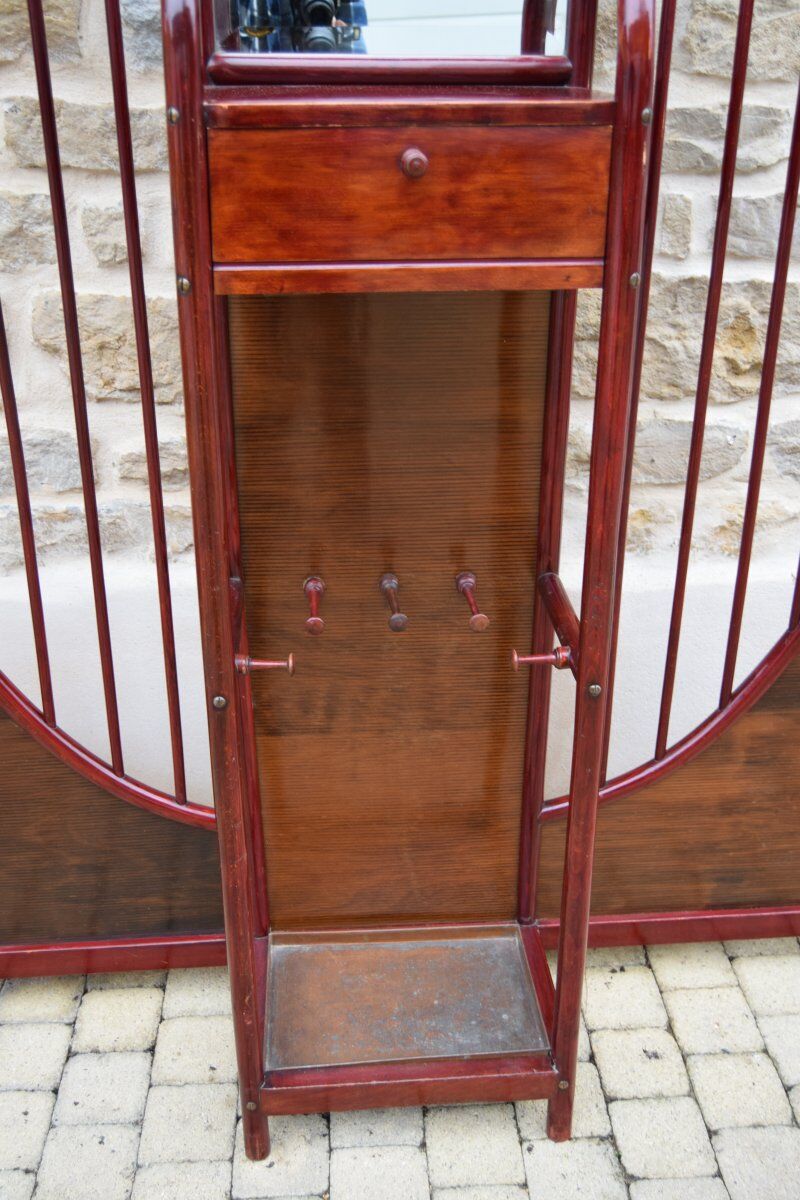 Thonet wall coats door