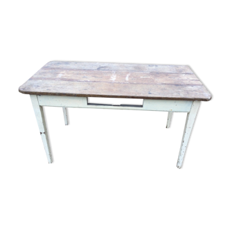 Farm table