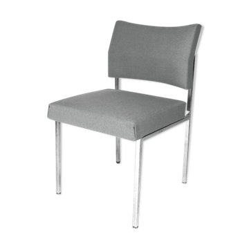 Chaise de bureau chromée retapissée