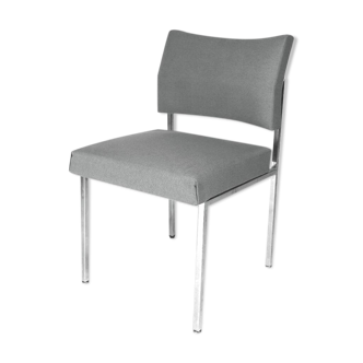Chaise de bureau chromée retapissée