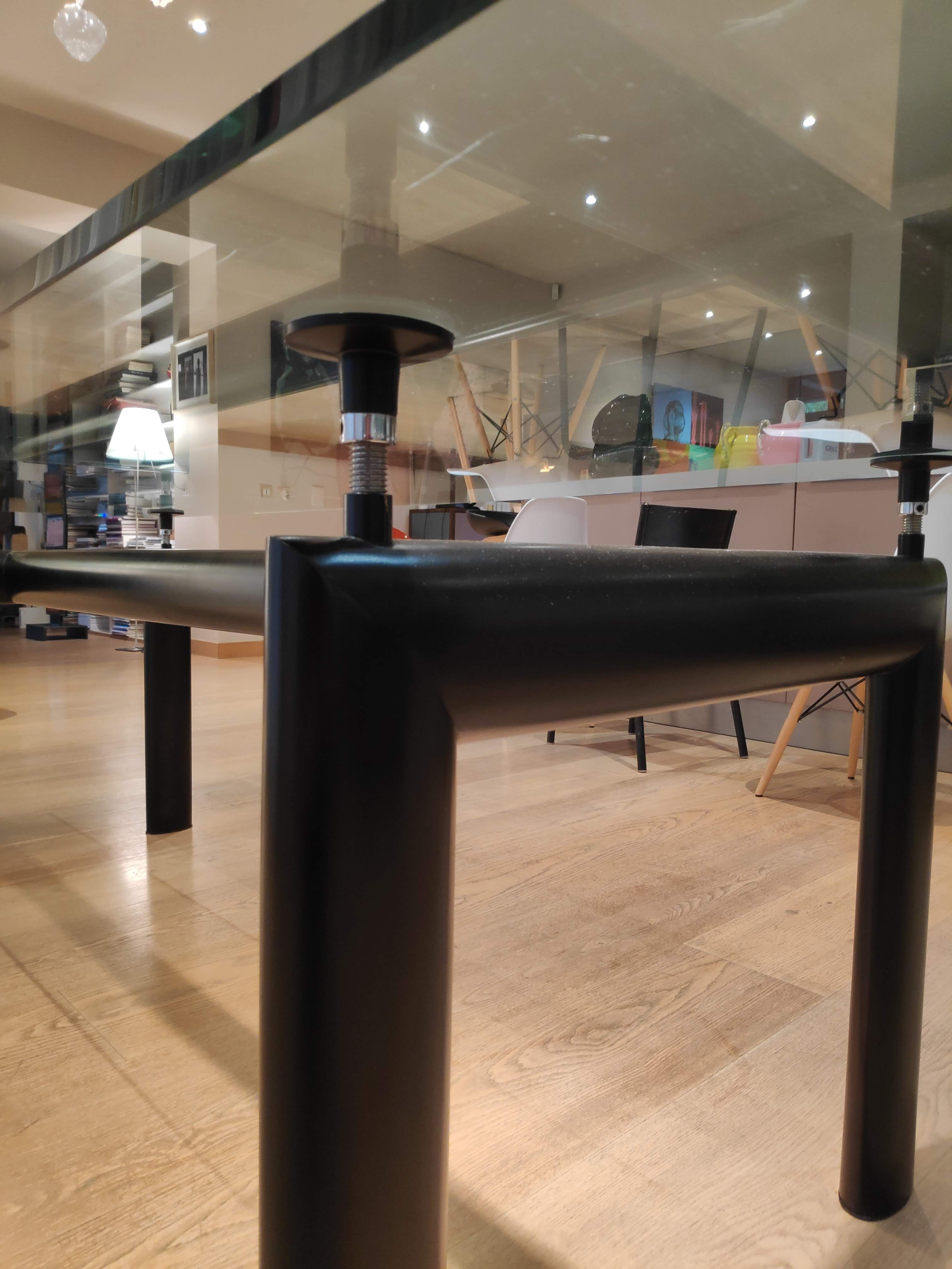 Table Le Corbusier LC6