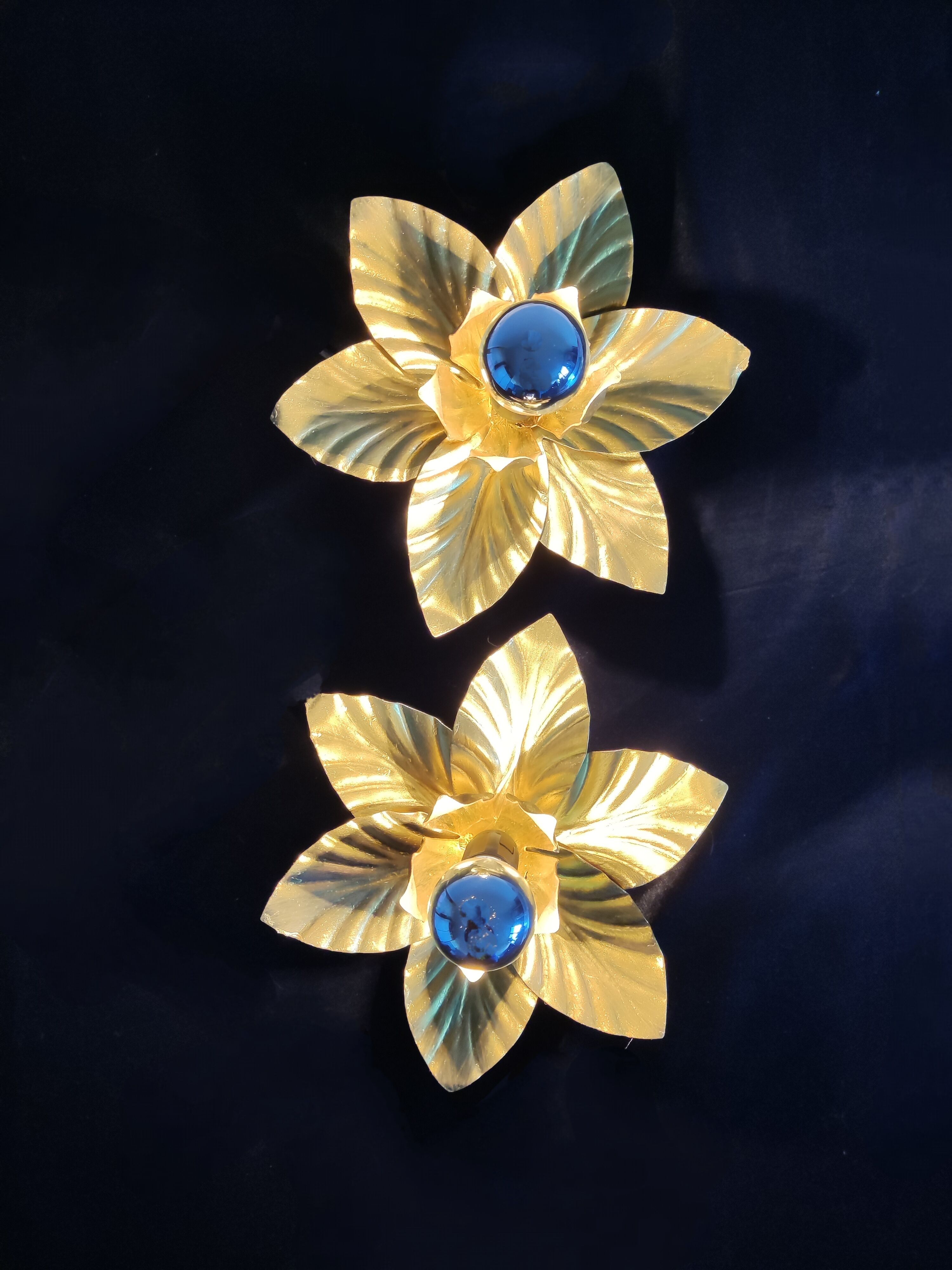 Paire d'appliques feuilles dorées